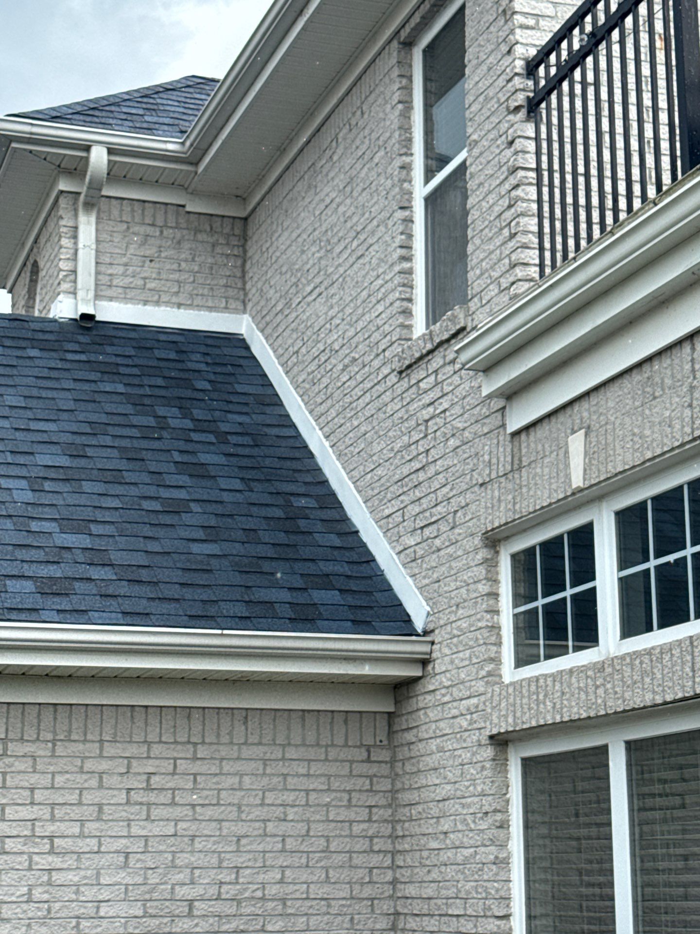 IKO Dynasty - Atlantic Blue by Linta Roofing