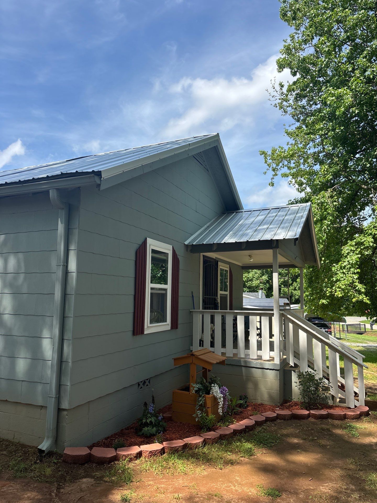 Residential Metal Roof Replacement and Installation in Anderson by Roofers LLC
