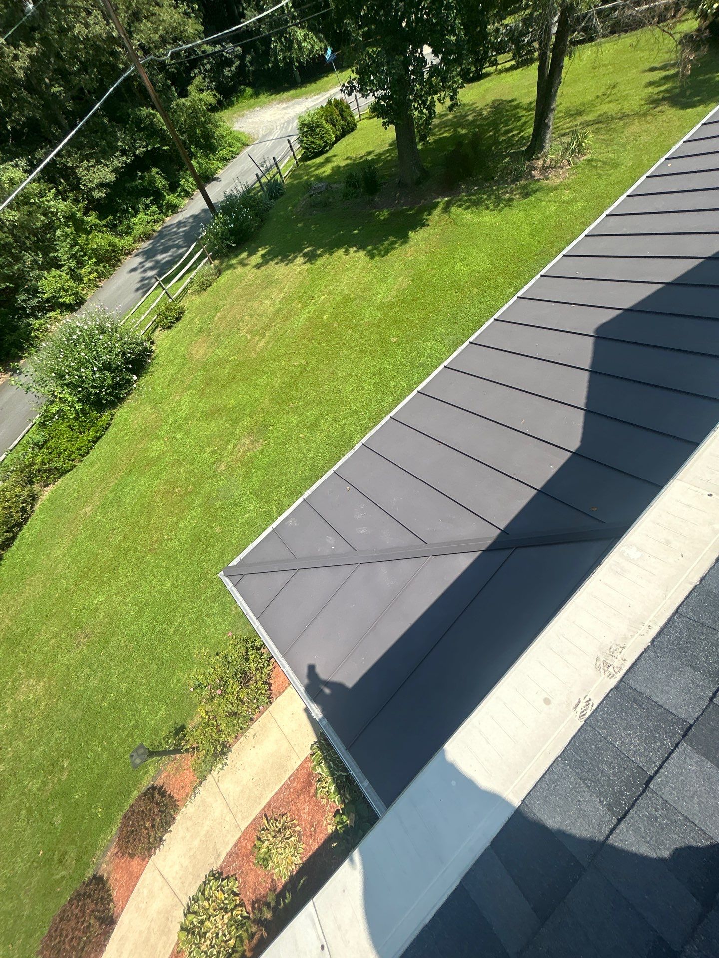 Lorton: Residential Roof with CertainTeed Landmark Pro in Max Def Moire Black by RM Banning, Inc.