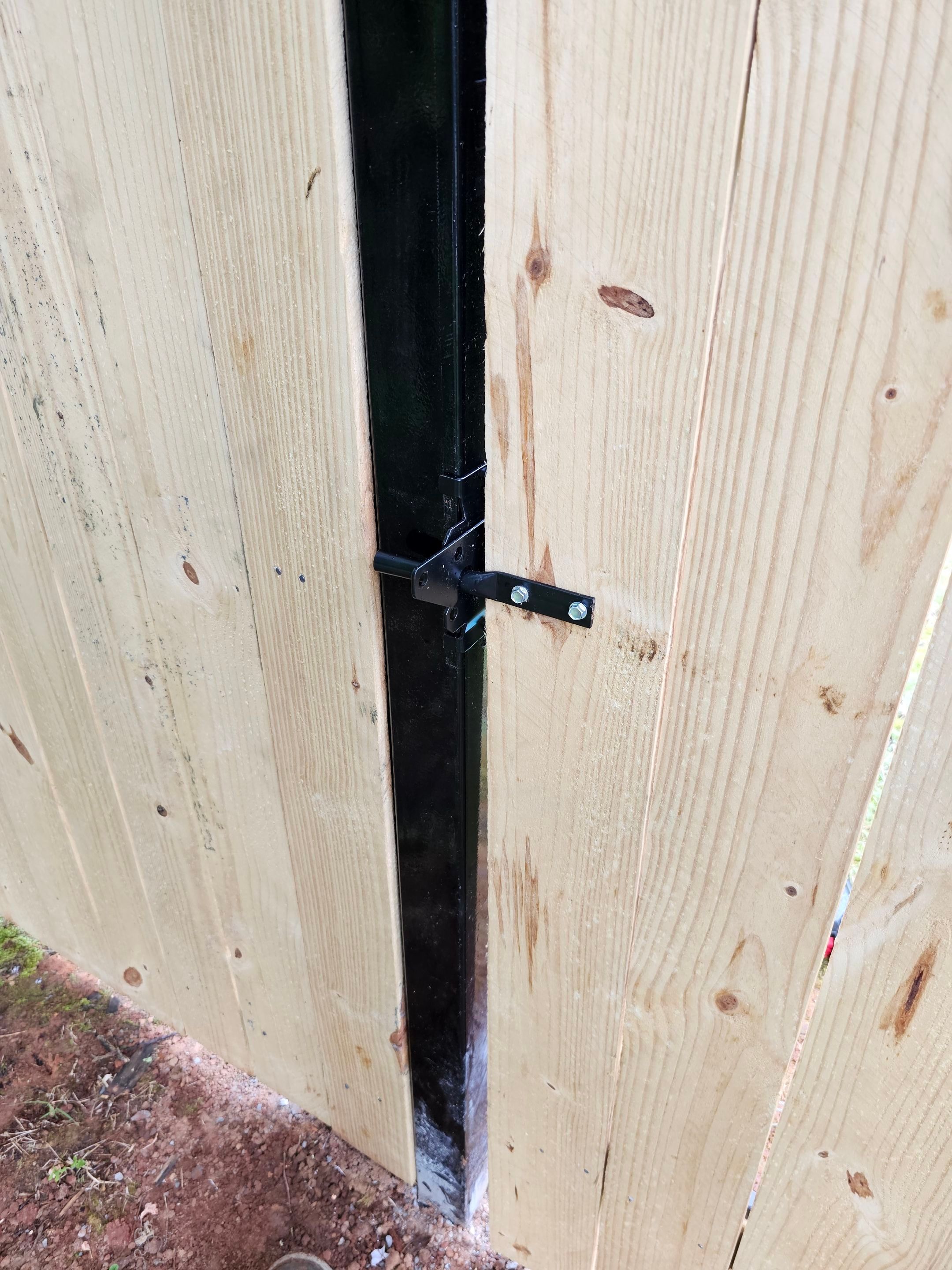 Royal Knoll Lane - Fence Installation  by Pillar and Pine