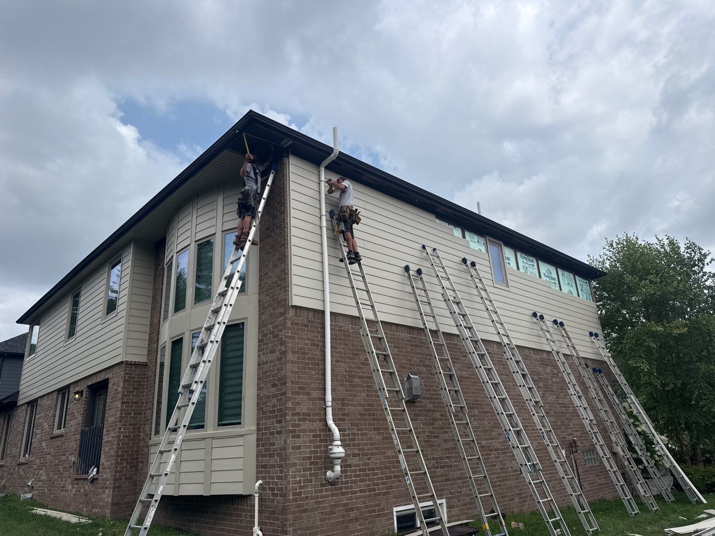 Siding Replacement using Alside S7 Cedar Mill Grain Composite by 180 Contractors