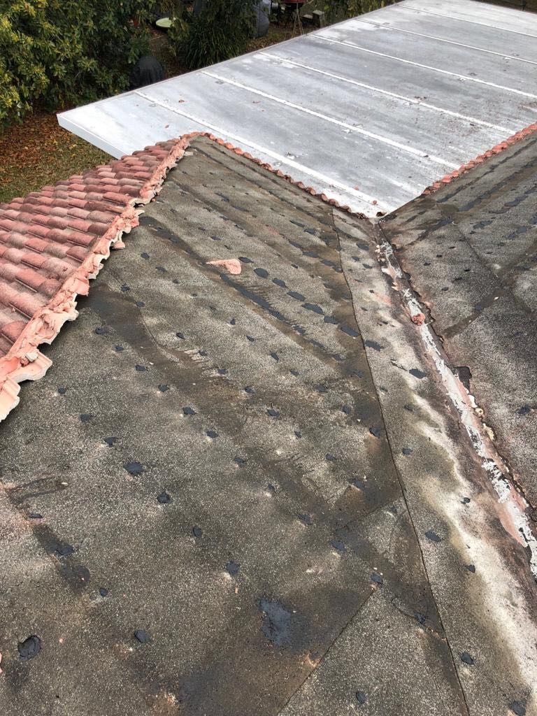 Metal Roof - Galvalume - Charcoal by Istueta Roofing