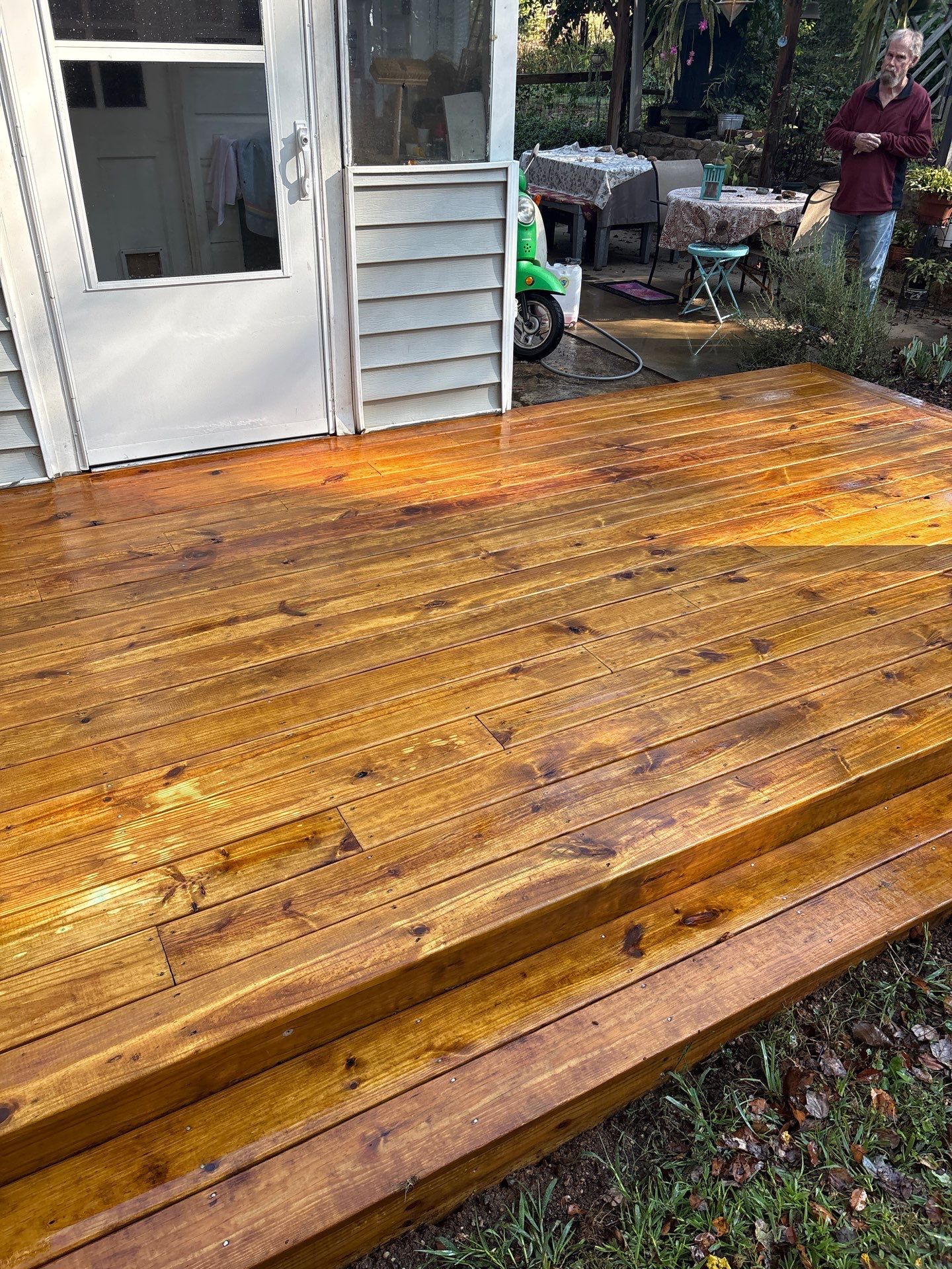 Wood Deck using Wood Sealant by DuraSeal