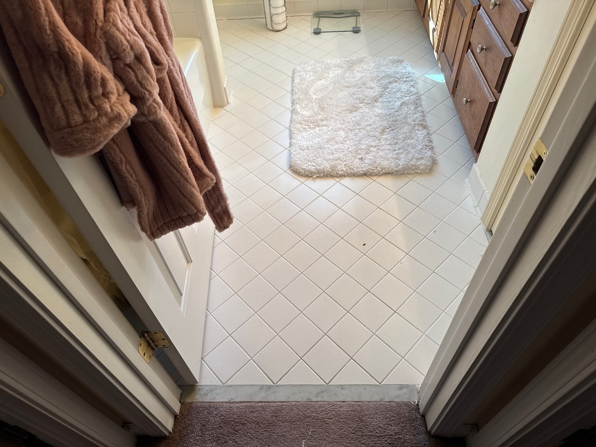Guest bathroom renovation by Prudencio