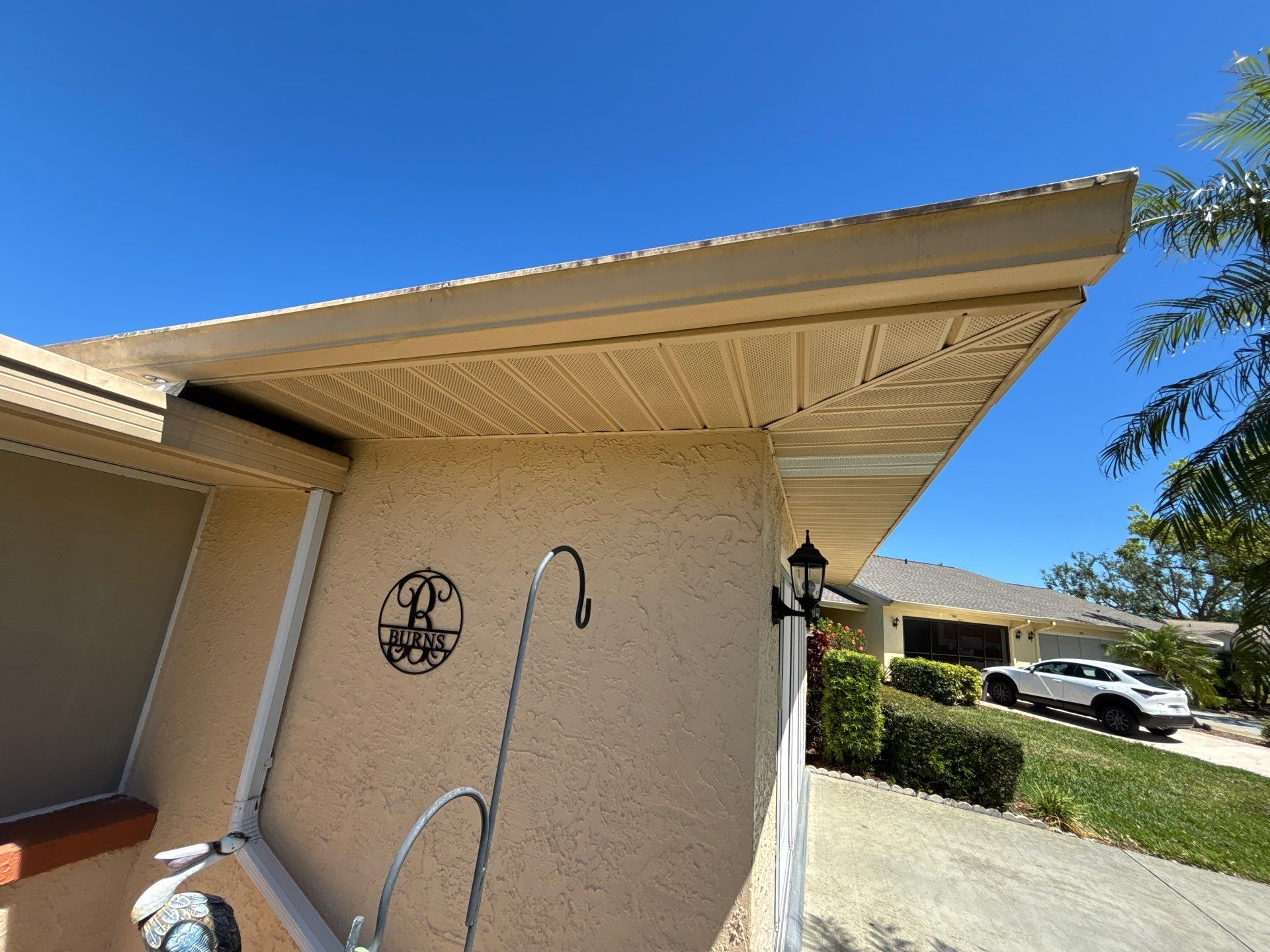 White Vinyl Gutters Installation in Sarasota FL by Gutter Professors