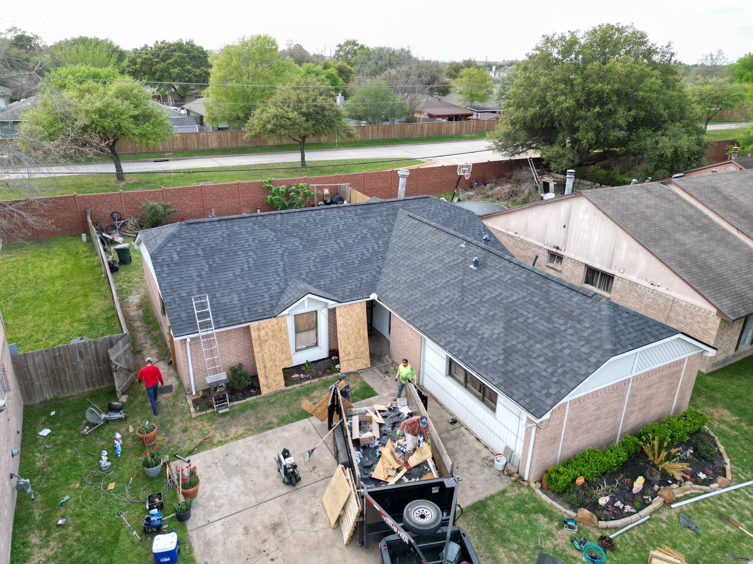 IKO Cambridge Dual Black by HHH Roofing & Construction