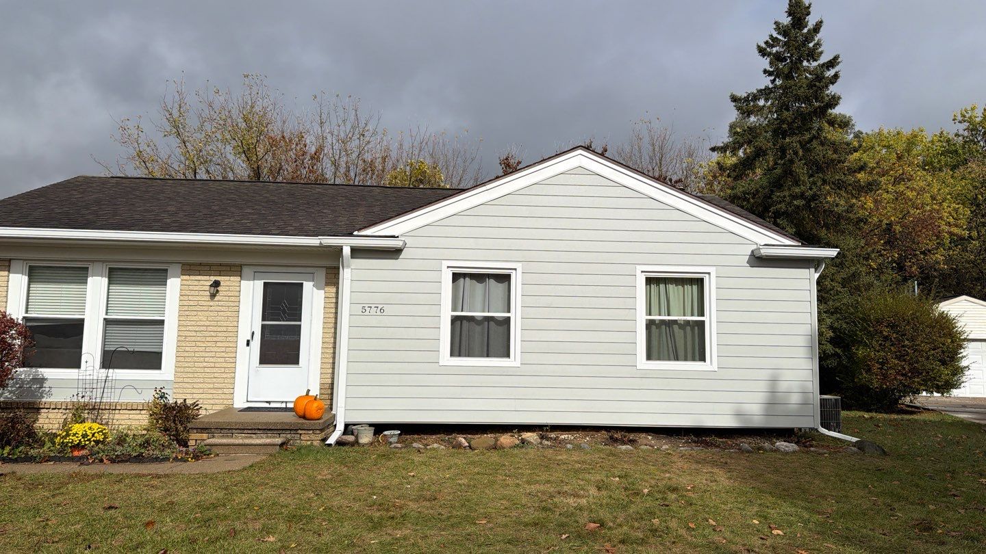 Siding Replacement using Alside S7 Cedar Mill Grain Cape Cod Grey by 180 Contractors