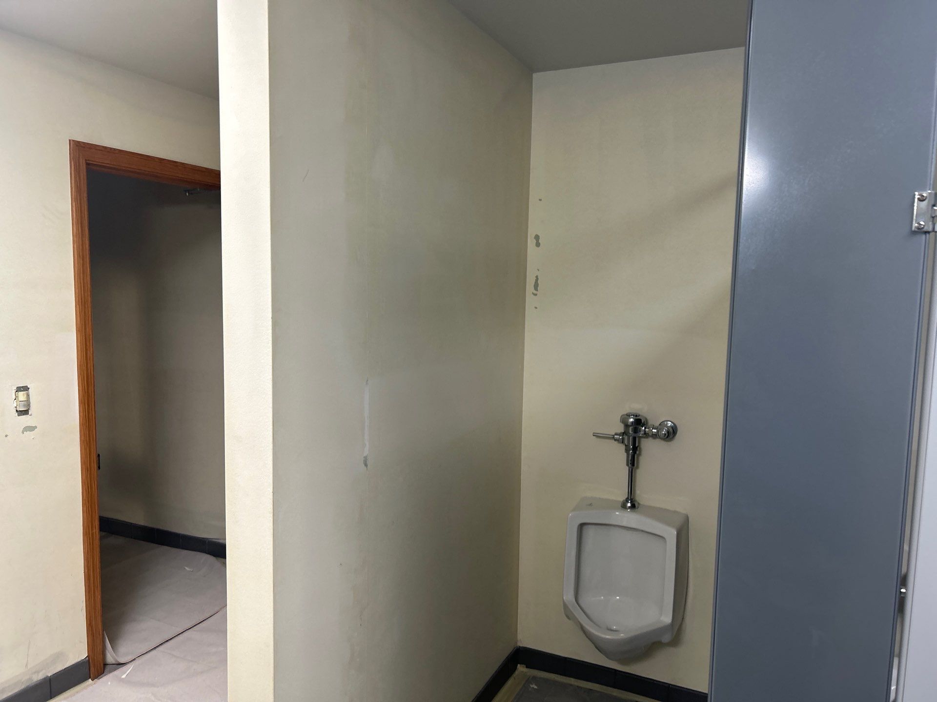 Wallpaper removal and Painting by Gordon Painting