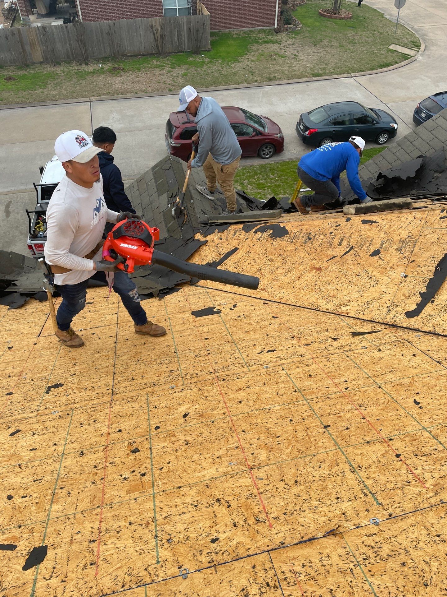Residential Roofing Installation using Owen's Corning Duration (Lifetime) Shingles by Roof Repair Company