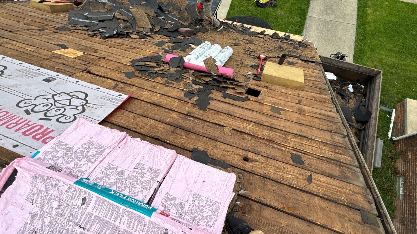 Roof Replacement using Owens Corning Onyx Black by 180 Contractors