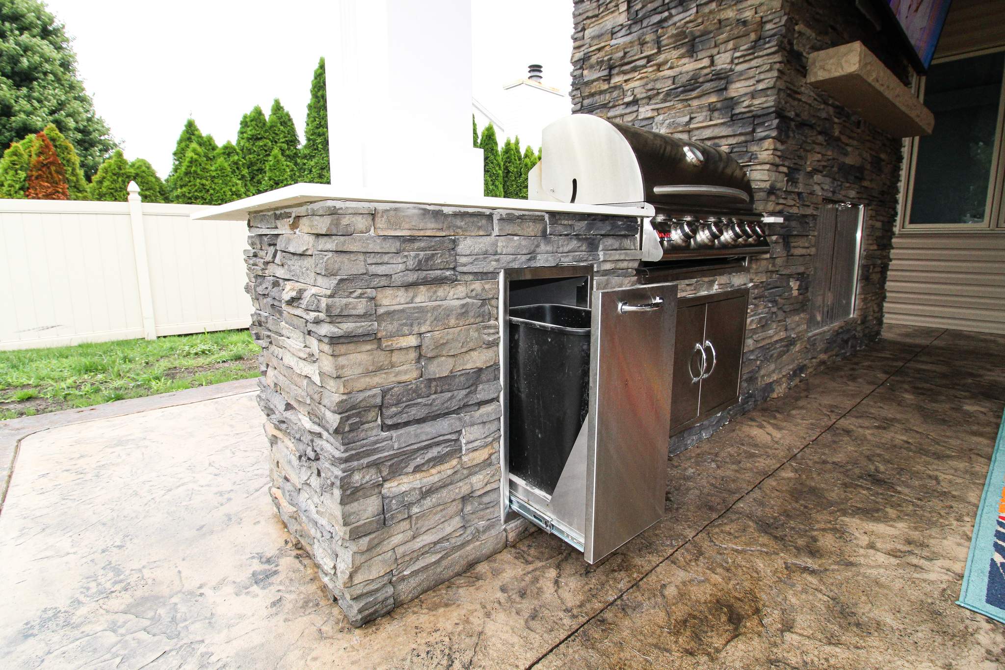 Outdoor Living Addition by Ivy Lea Construction
