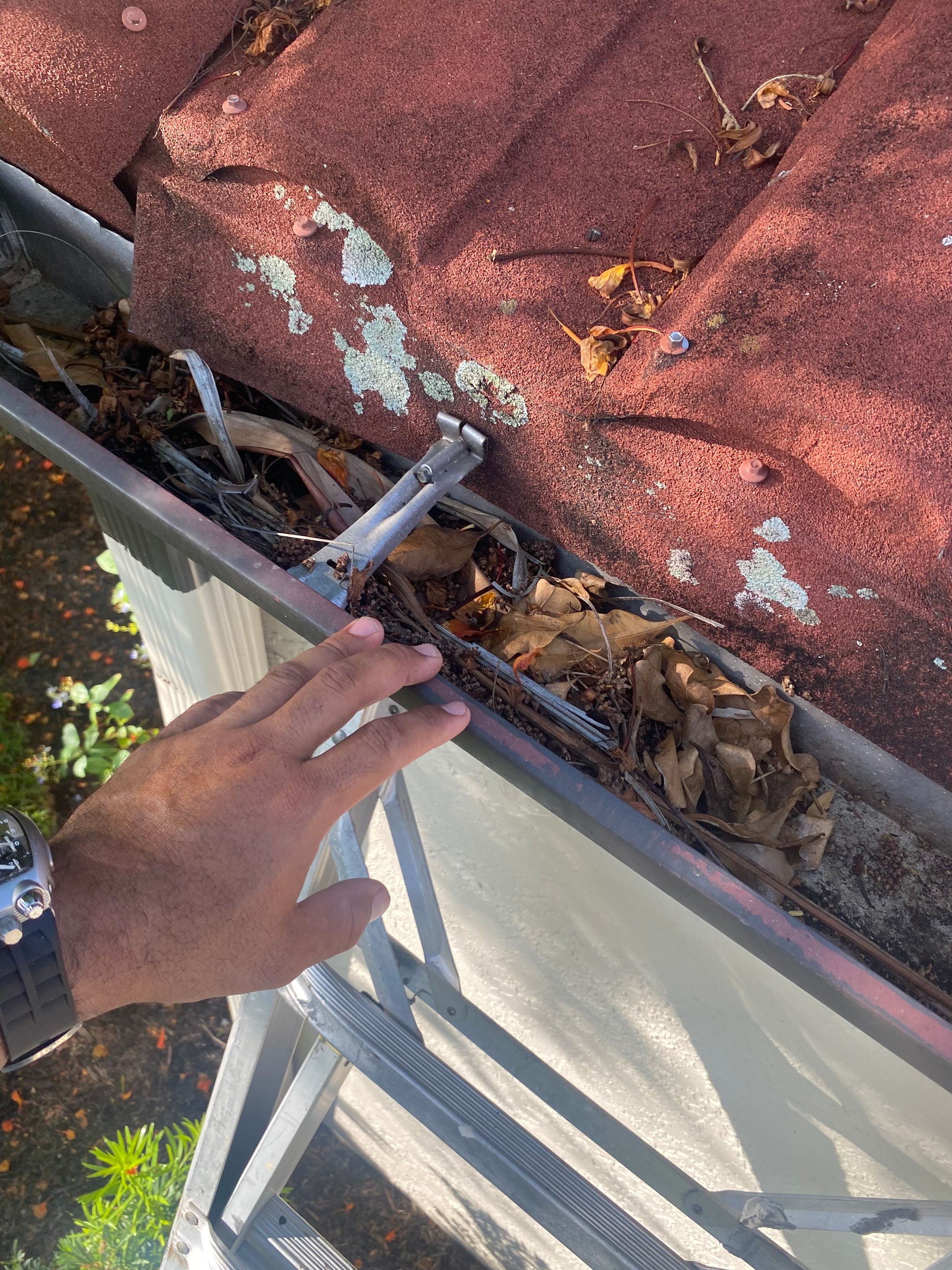 Seamless Aluminum Gutters in Fort Myers FL by Gutter Professors