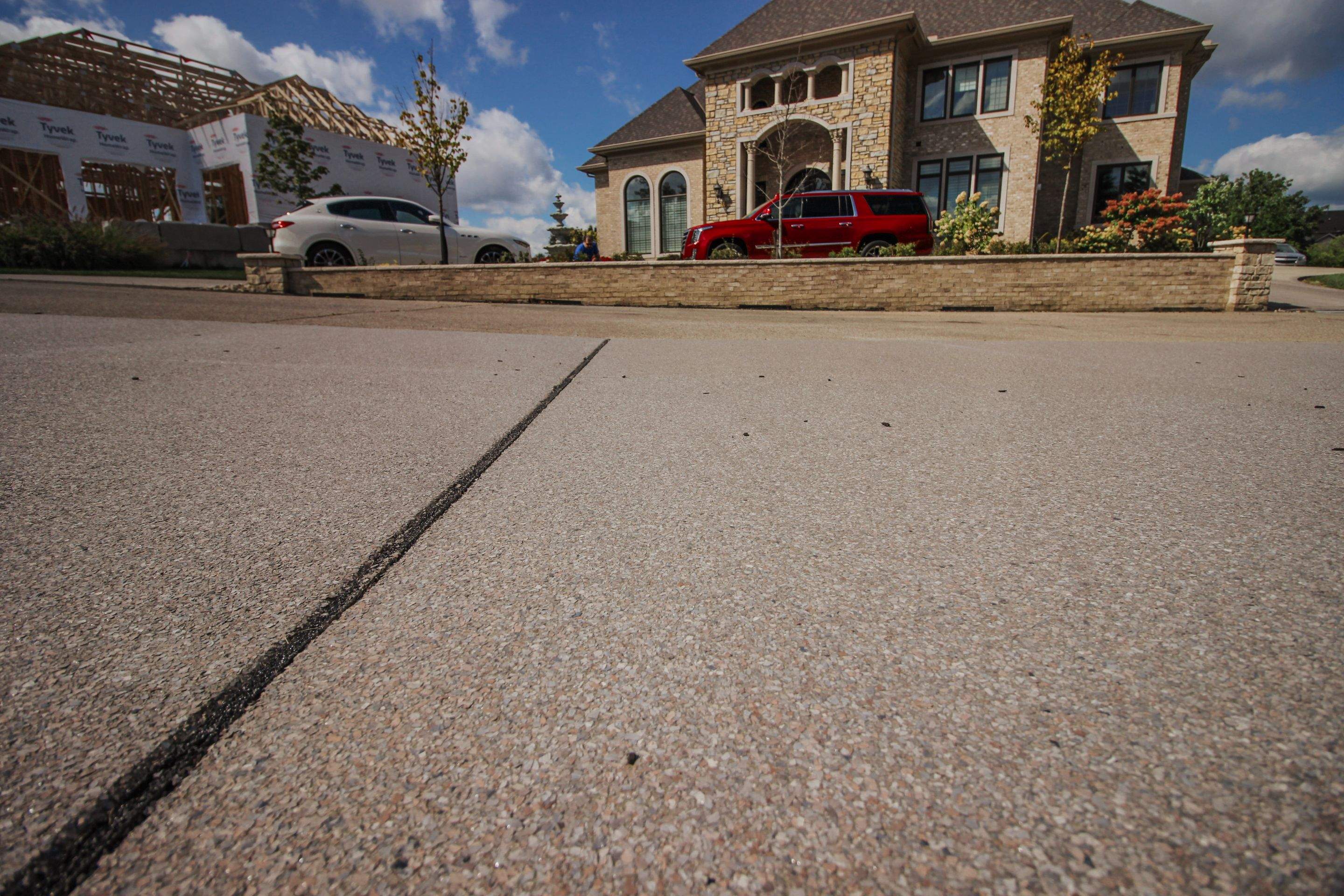 Driveway and Garage Installation using Fieldstone by Your1DayFloor.com