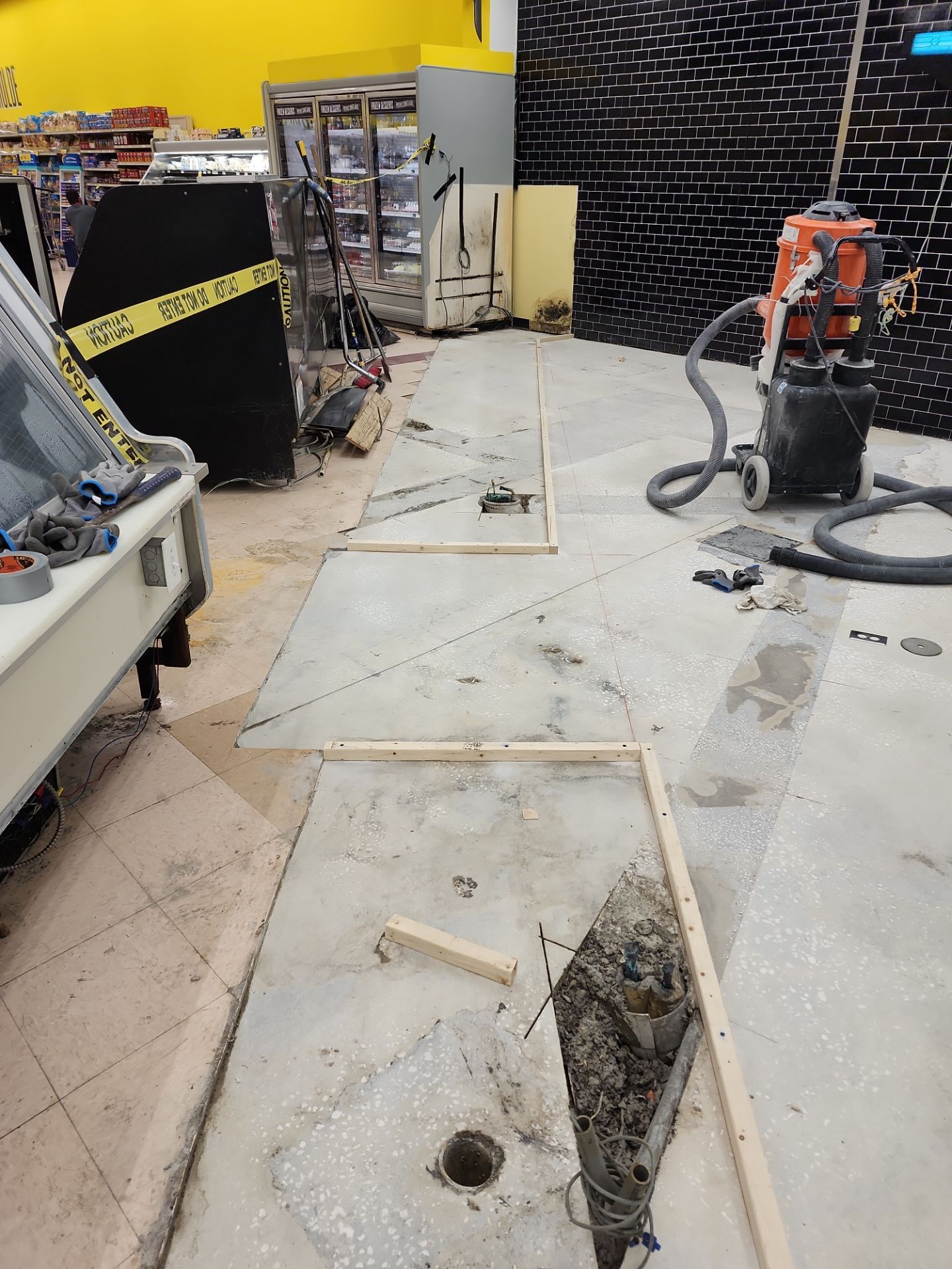 Fresco y Más Food Prep Area by Seamless Surfaces