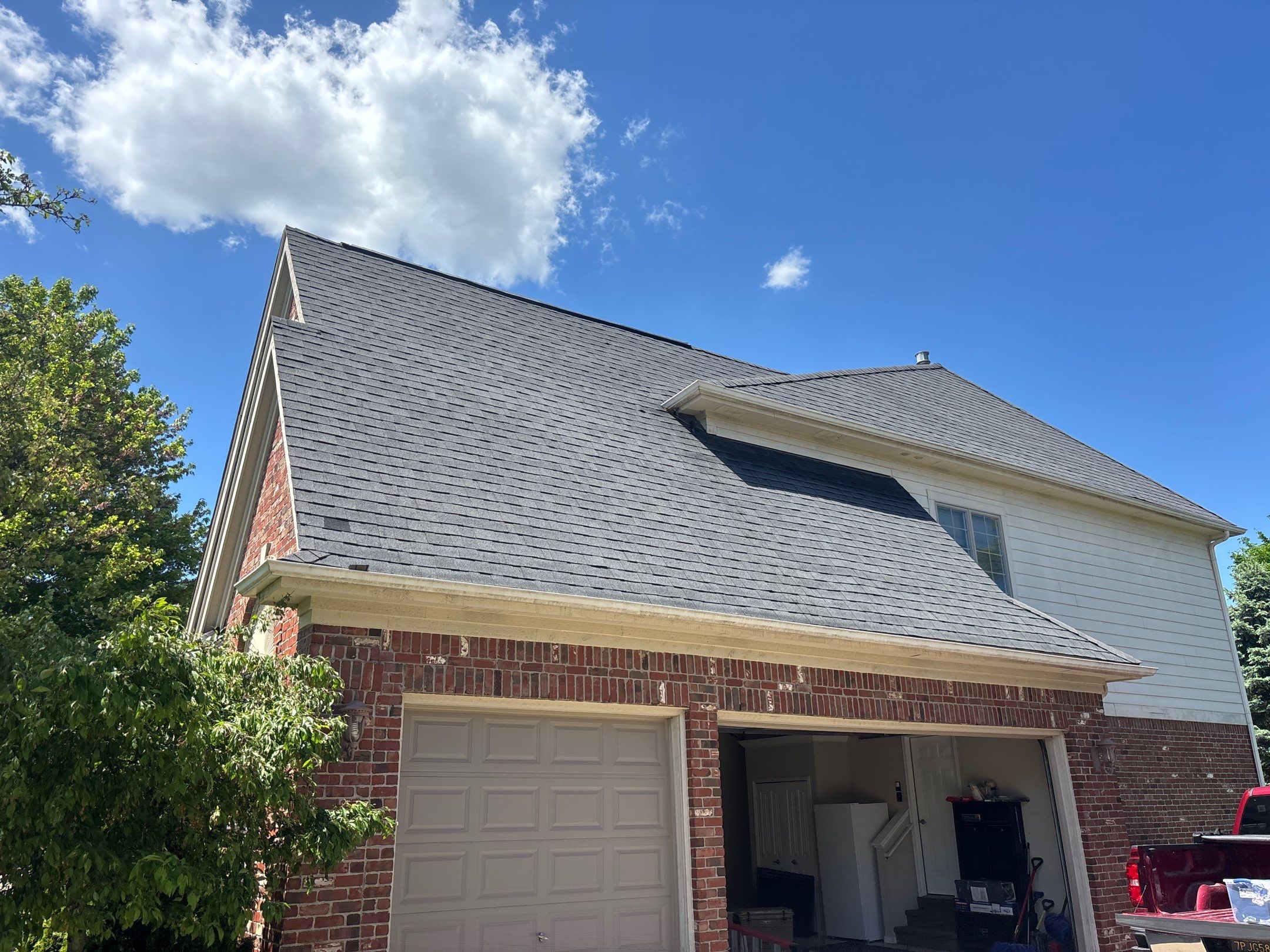Roof Replacement using Owens Corning Onyx Black by 180 Contractors