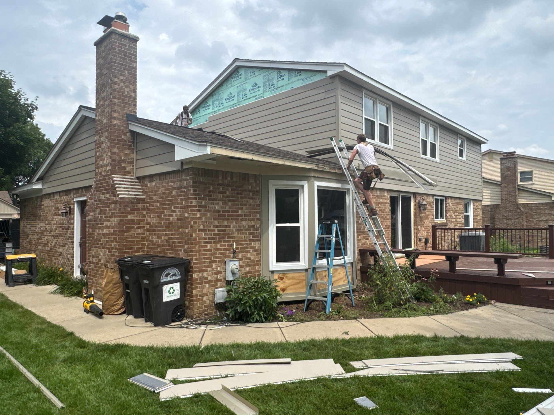 Siding Replacement using Alside S7 Cedar Mill Grain Pebble by 180 Contractors