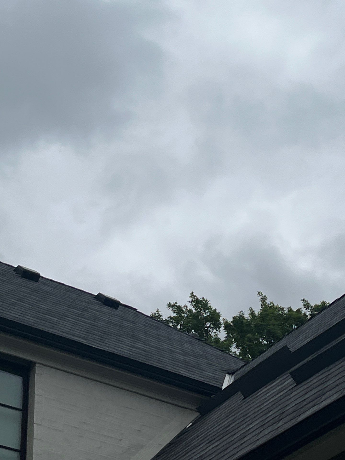 White brick with GAF Slateline English Grey by Tejas Roofworks + Restoration