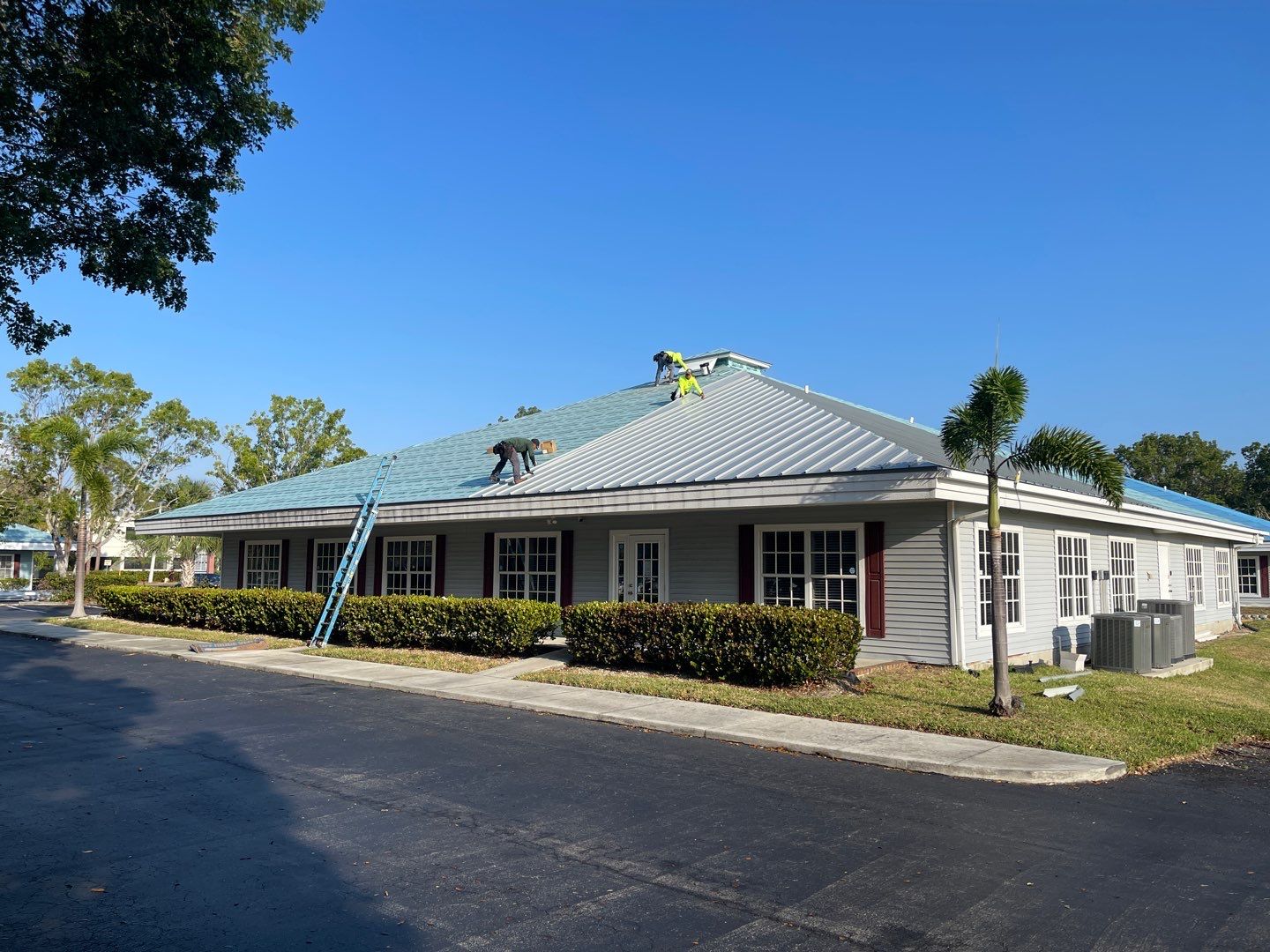 Commercial Standing Seam Metal Replacement in Fort Myers, FL by International Roofing