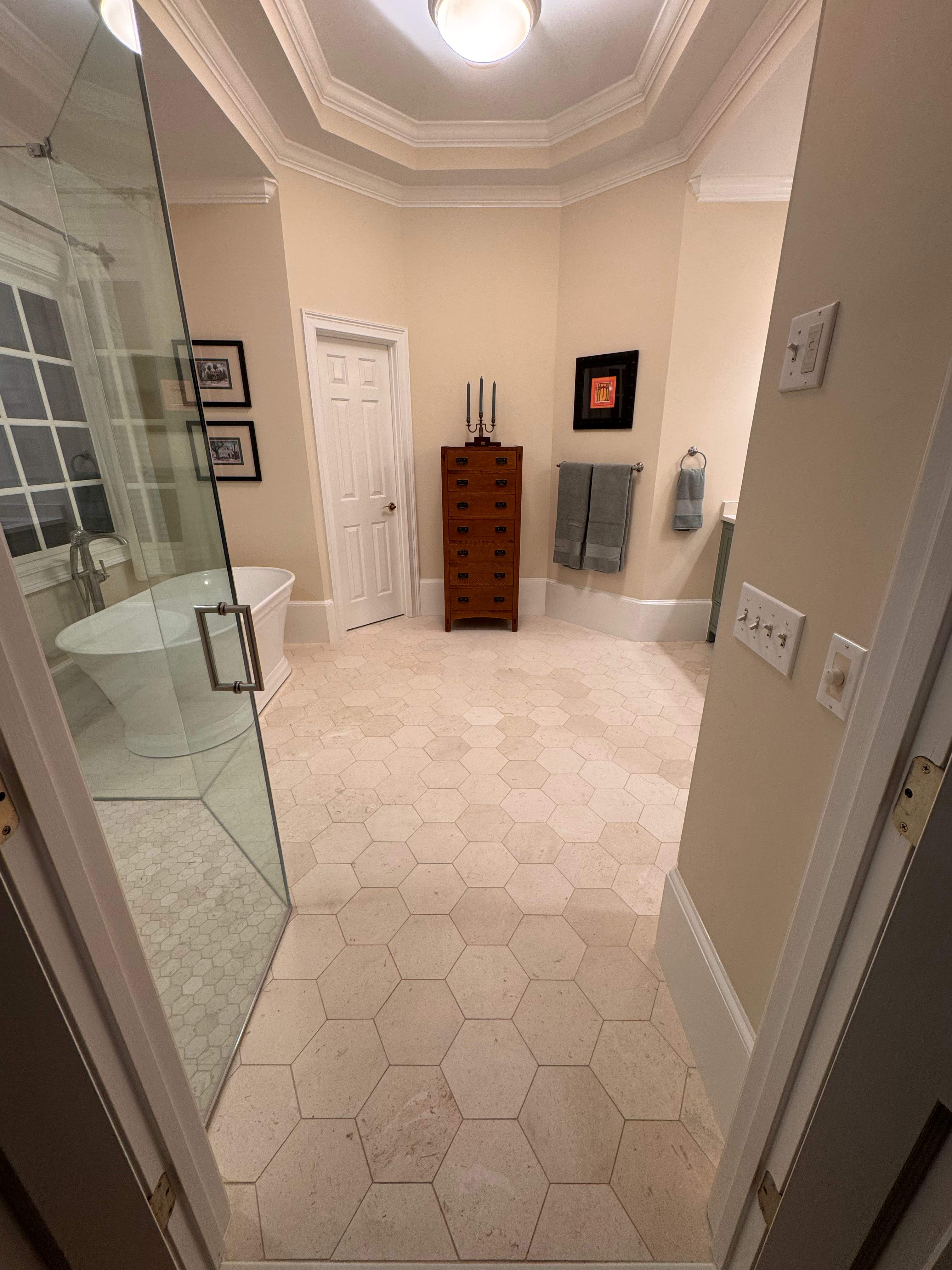 Master bathroom renovation by Prudencio