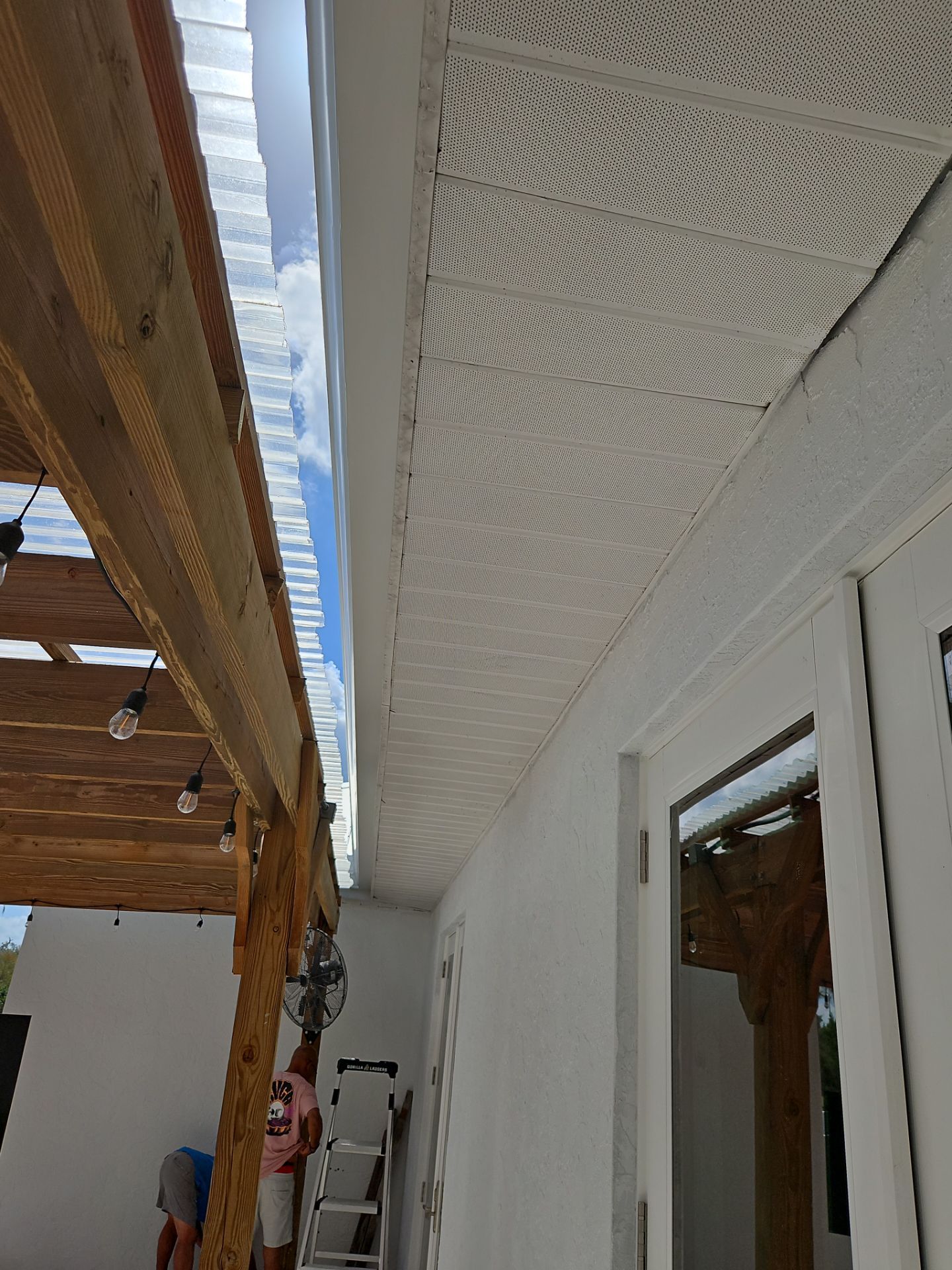 Seamless Aluminum Gutter Installation using 6 Inch Seamless Gutters in Sarasota FL by Gutter Professors