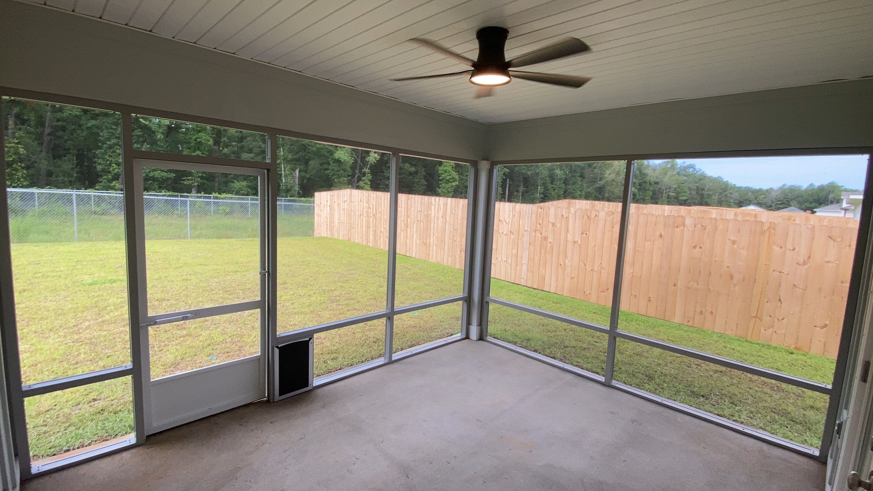 Screen Under with Colorbeam by Titan Sunrooms