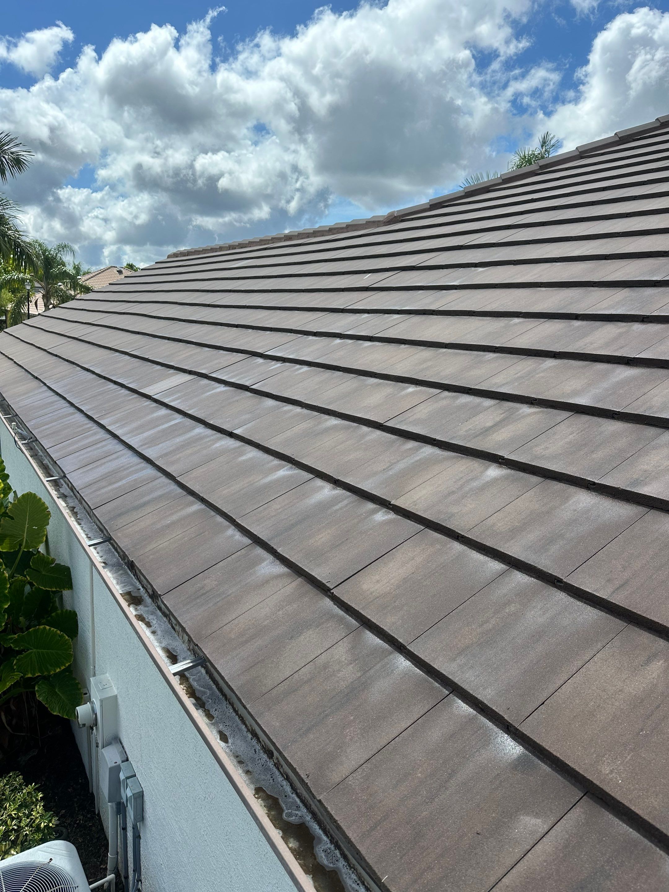 Flat Tile Roof Cleaning, House Wash & Sidewalk Cleaning in Enclave at Country Meadows, Bradenton, FL | Sunshine AquaWash by Sunshine AquaWash