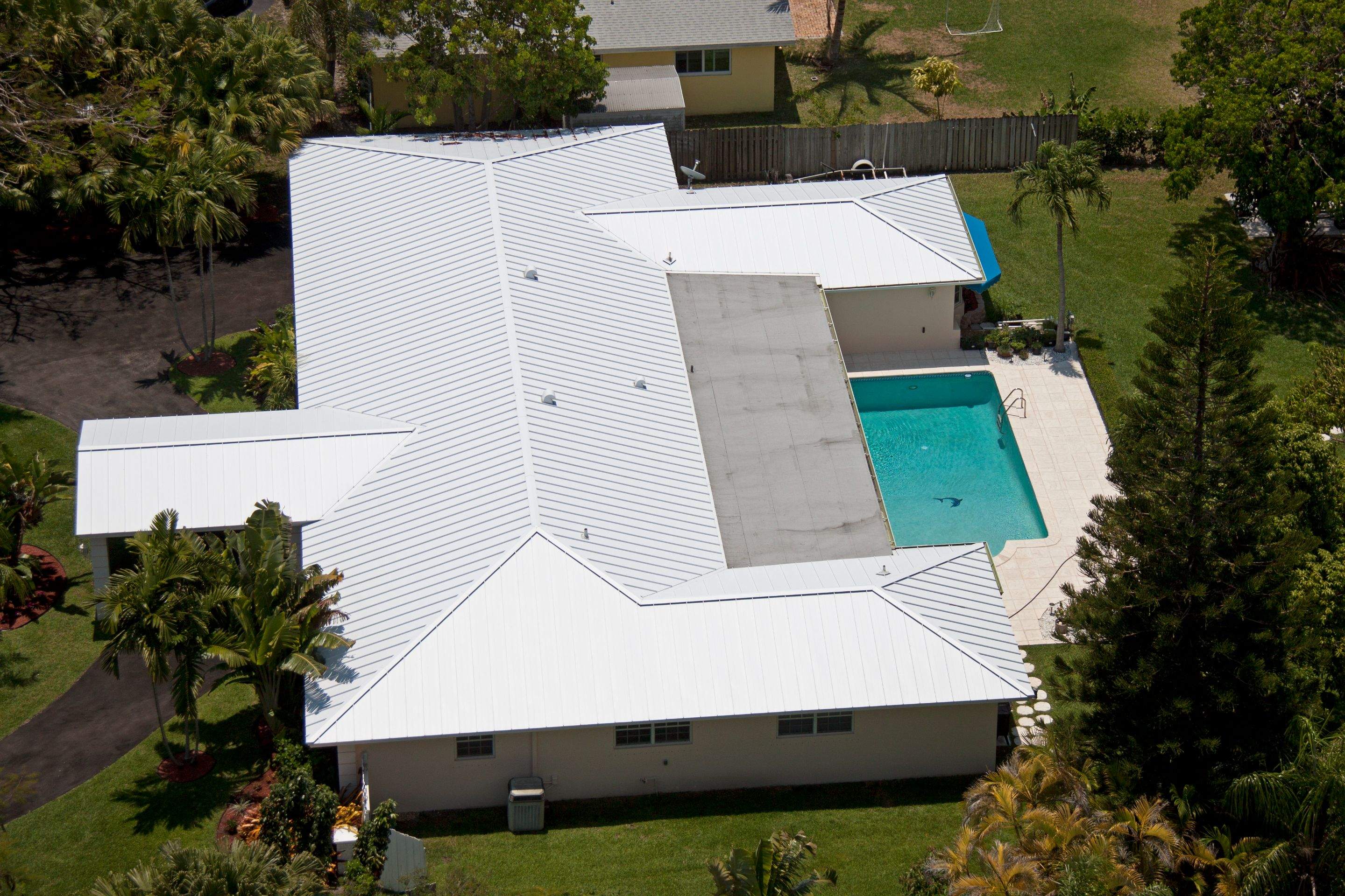 Metal Roof - Galvalume - Regal White by Istueta Roofing