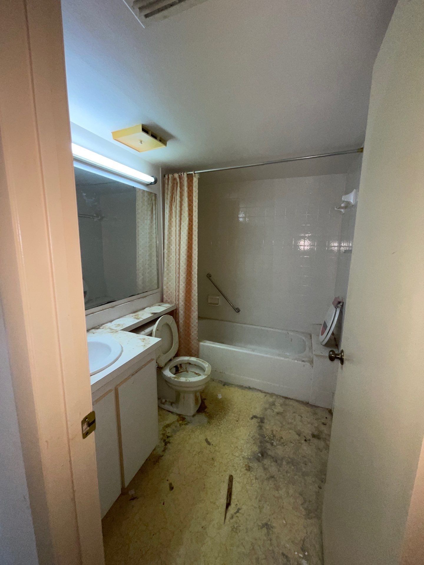 Horder house with Mold and Bacterial Contamination Issues  by Bay Coast Restoration 
