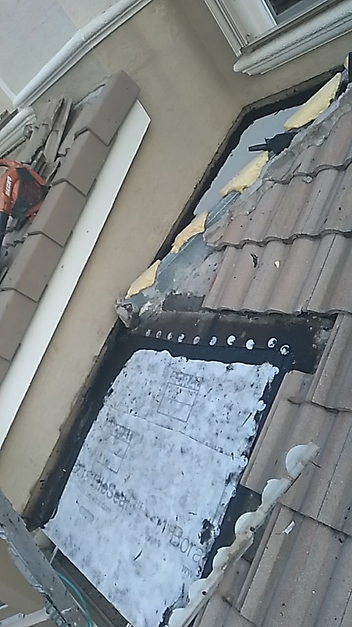 Tile Roof Repair in Boynton Beach ā Fast, Professional, and Reliable Service by Aastro Roofing