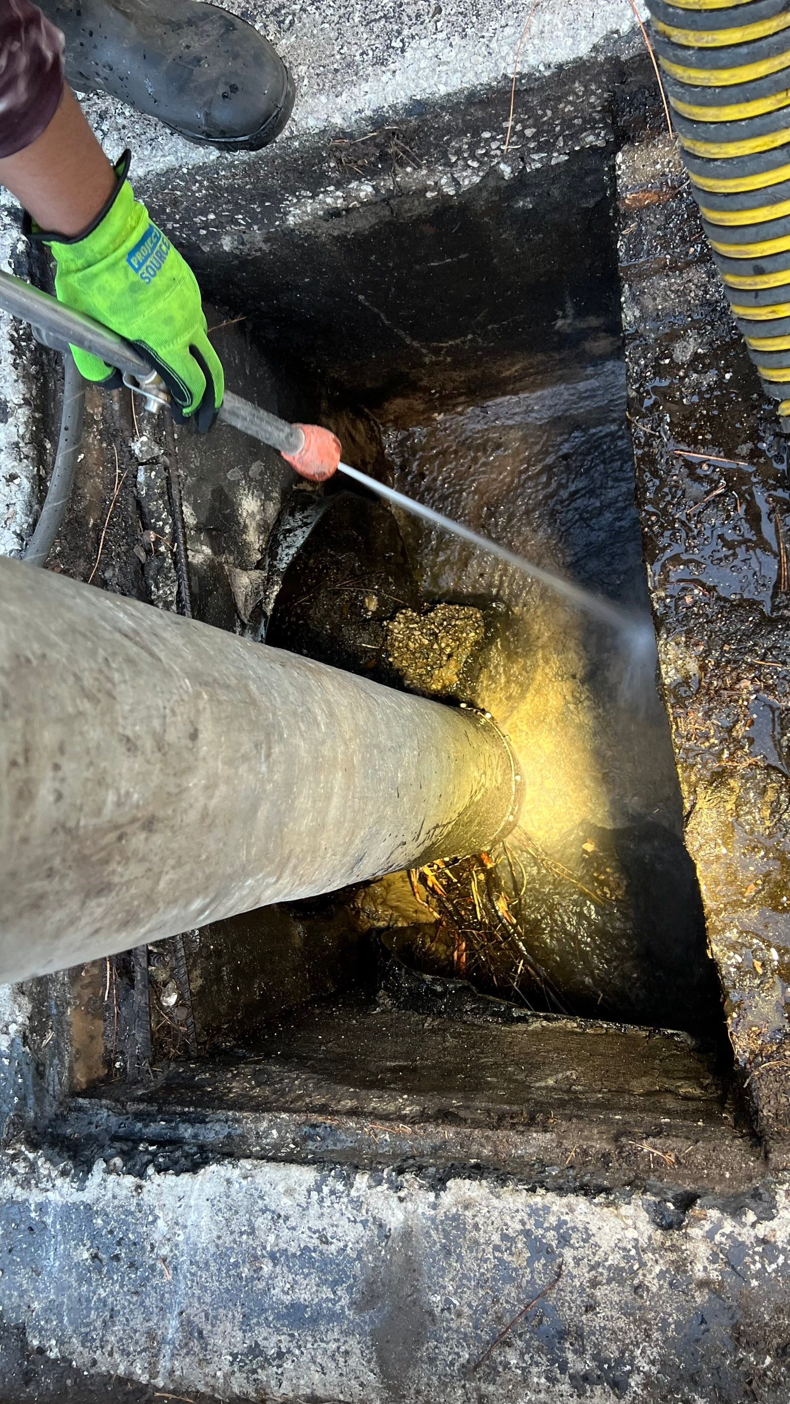 Apartment Complex Storm Water System Cleaning and Maintenance by APS Power & Water
