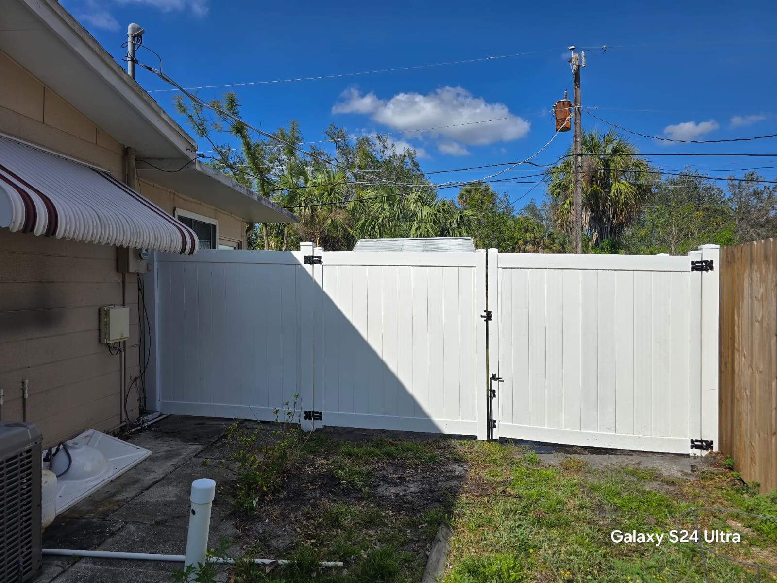 Vinyl and Chain Link Combo in Venice by True Fence LLC