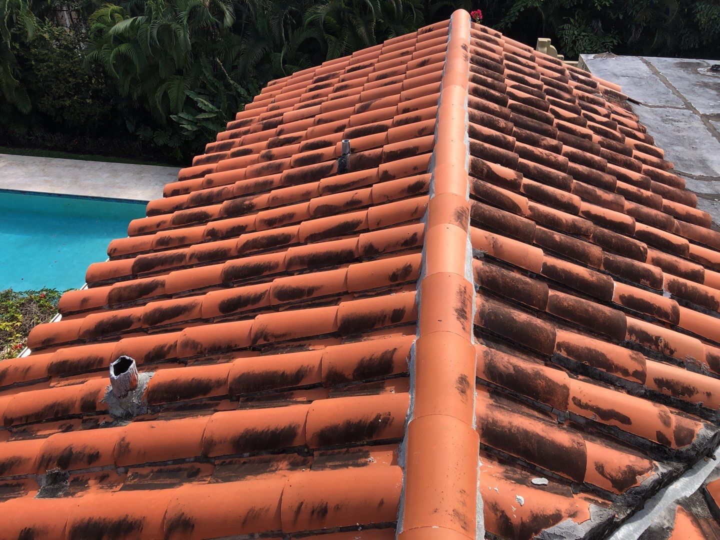 Verea Spanish S  - Fume Color by Istueta Roofing