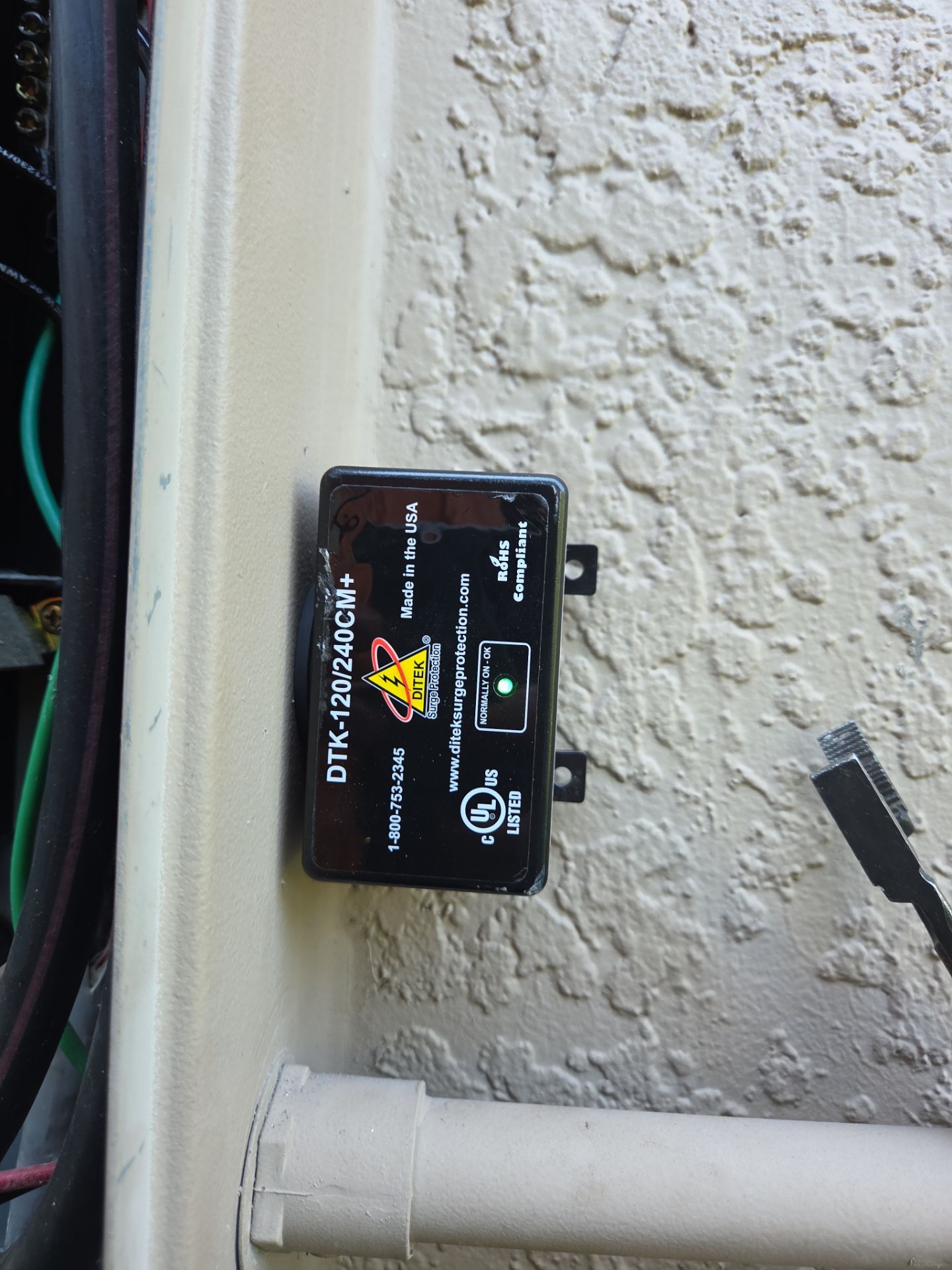 Installation of power points and smoke detectors by Smartron Electric
