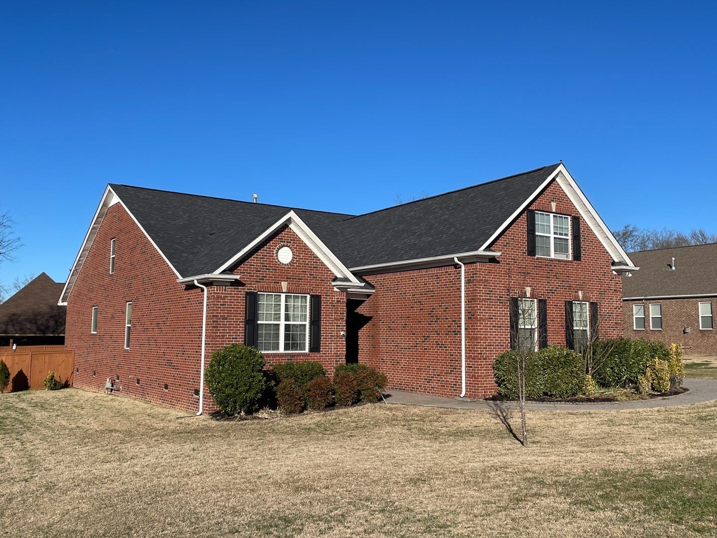 Residential Roofing Installation using Owens Corning Roofing System by Undersun Roofing 