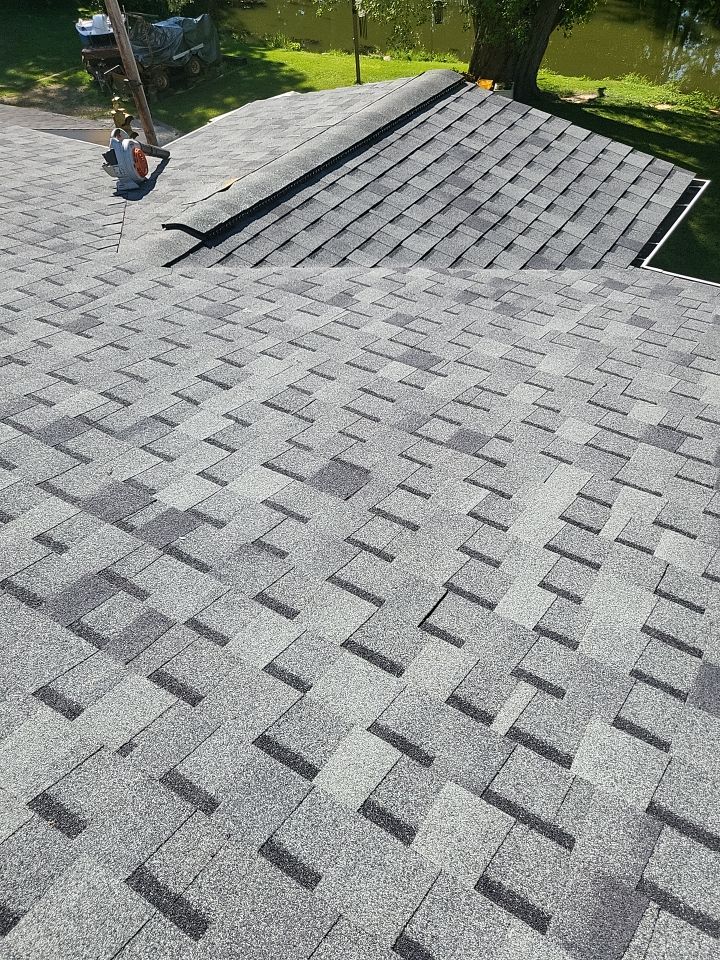 ATLAS PINNACLE COLOR: HEARTHSTONE by Eagle Eye Roofing