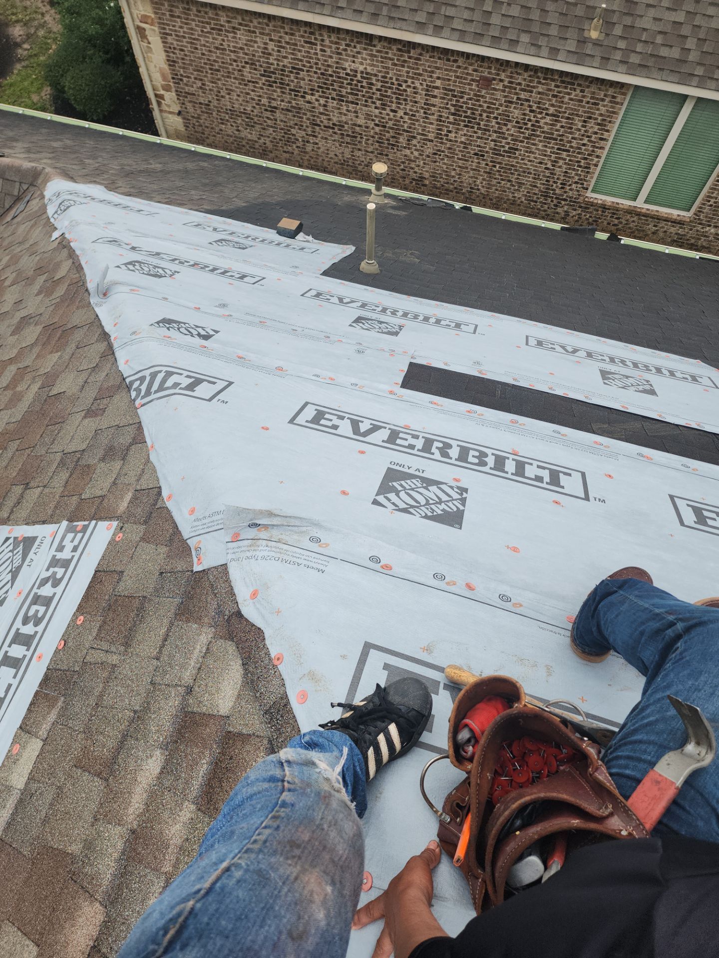 Residential Roofing Installation using Owen's Corning Duration (Lifetime) Shingles by Roof Repair Company