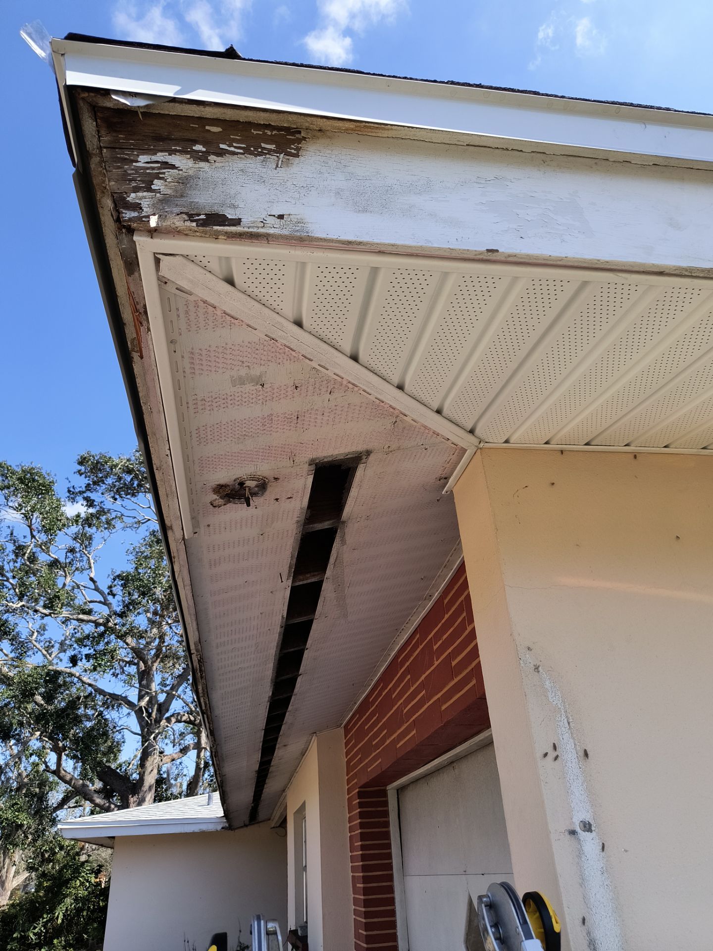 White Soffit and Fascia Upgrade in Sarasota FL by Gutter Professors