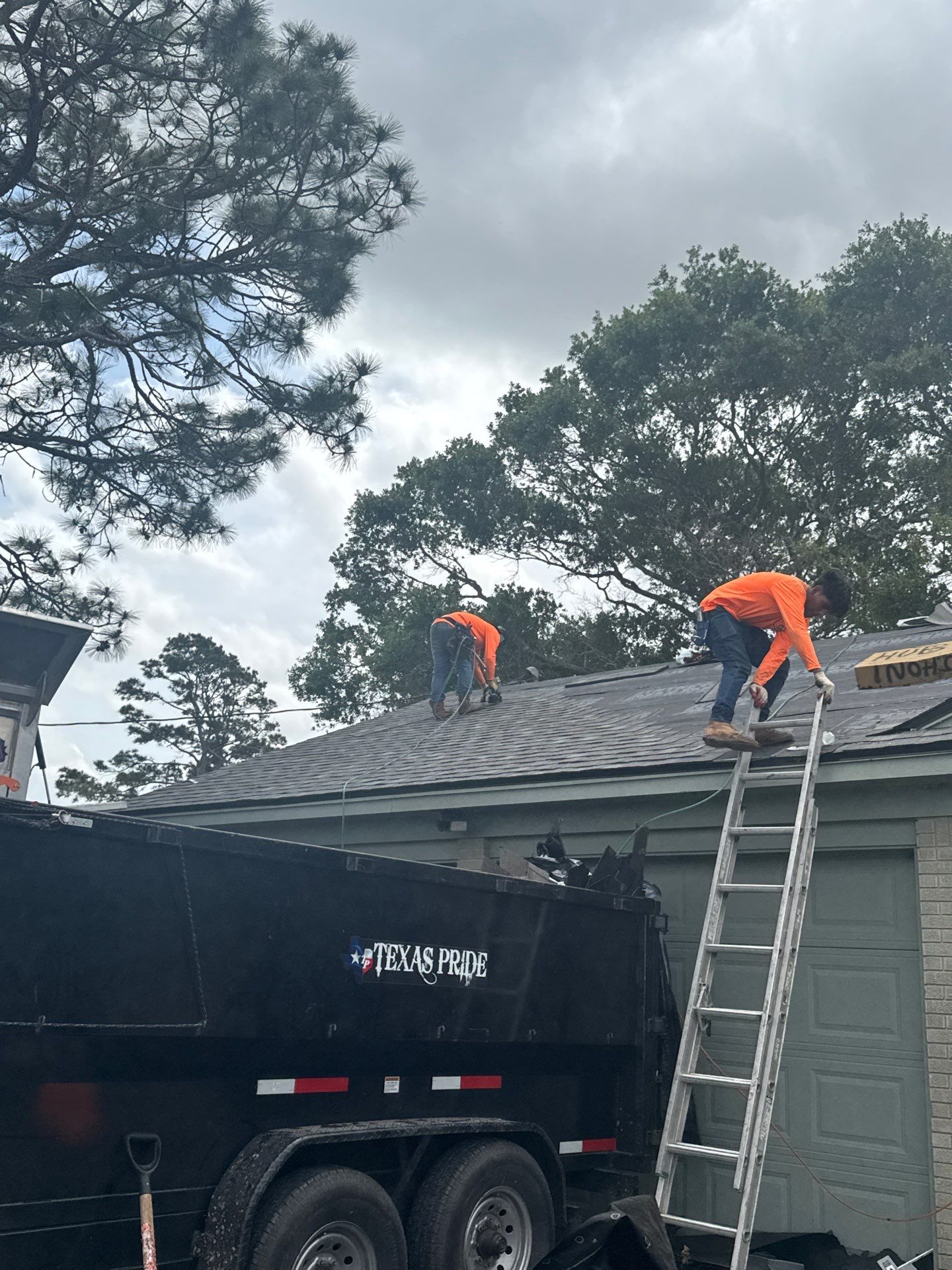 Roof Replacement louise by Roof Repair Company