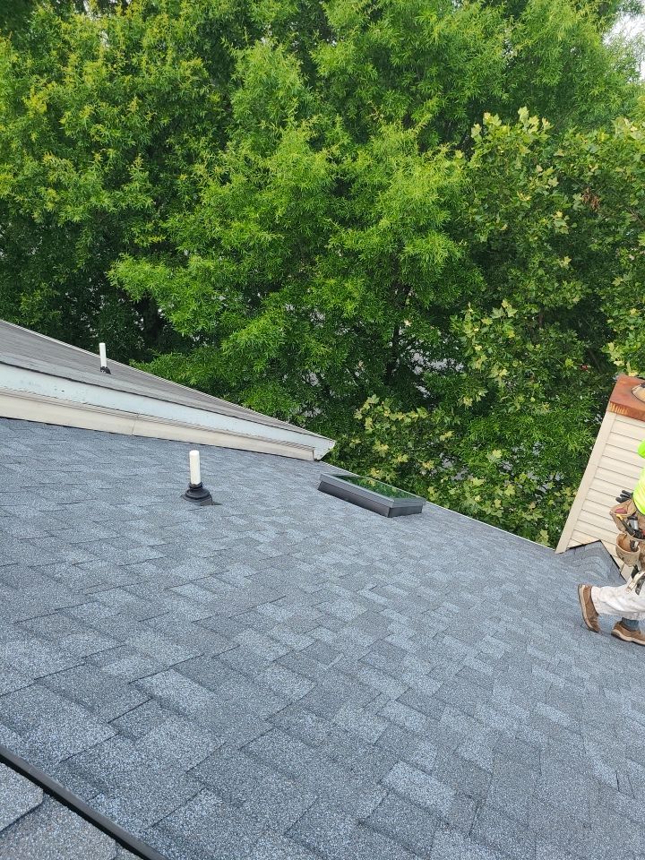 Sterling: CertainTeed Landmark Designer Shingles in Pewter by RM Banning, Inc.