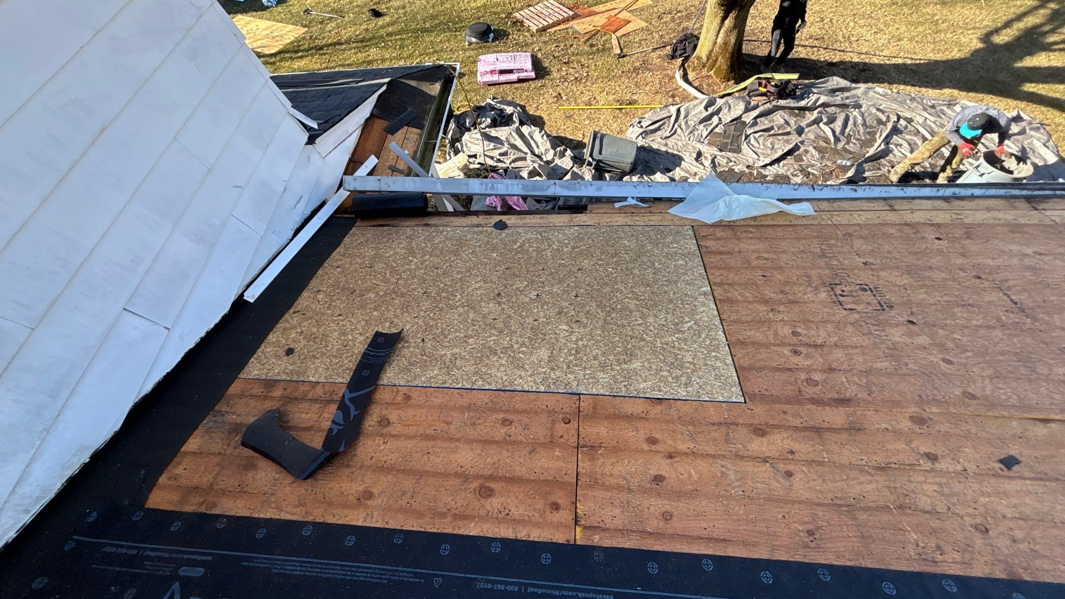 Siding Replacement using Alside Charcoal Smoke and Roof Replacement using Owens Corning Peppercorn by 180 Contractors