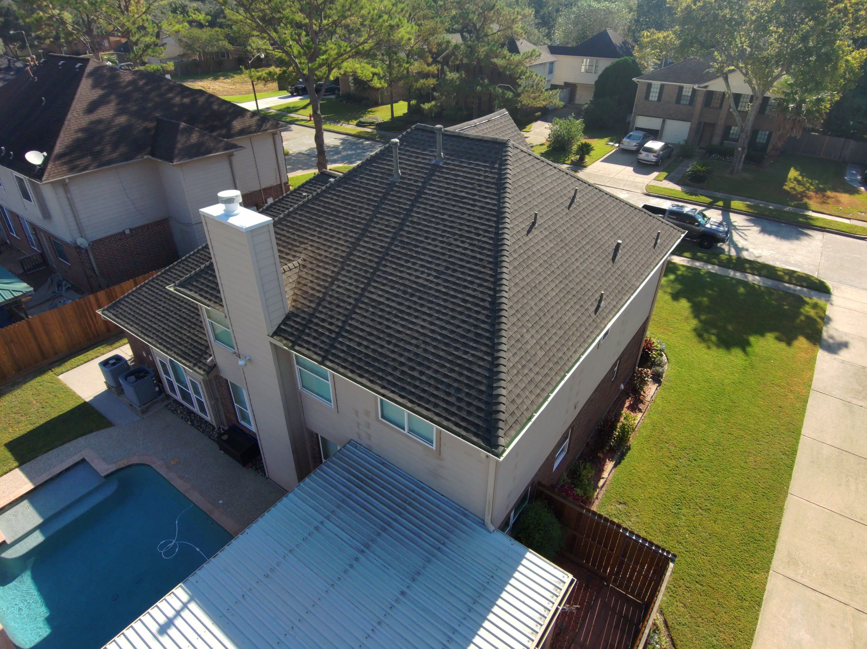 GAF HDZ - Weathered Wood by Elite Roofing LLC