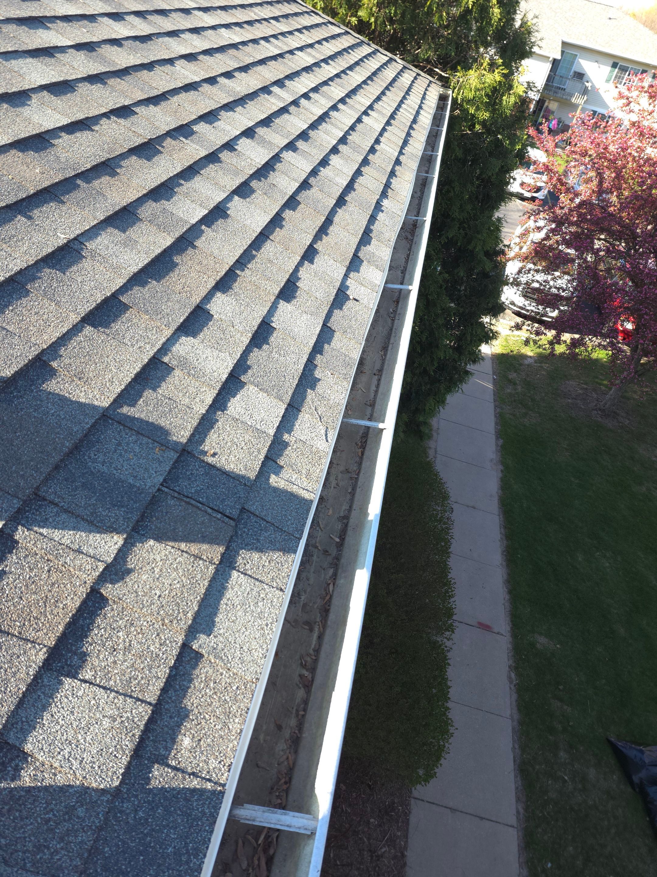 Commercial gutter cleaning Appleton & Oshkosh, WI after photo with clean gutters