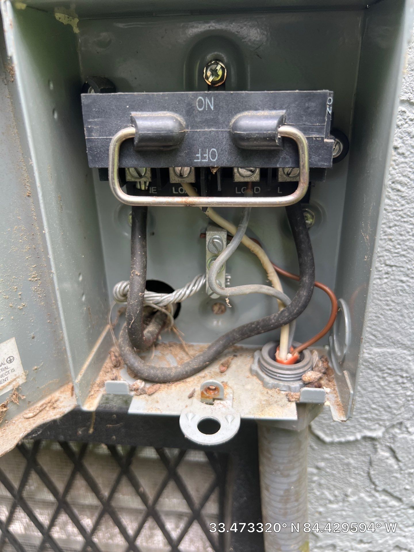 Goodman and Amana HVAC System Maintenance in Fayetteville by Veasey Mechanical Services