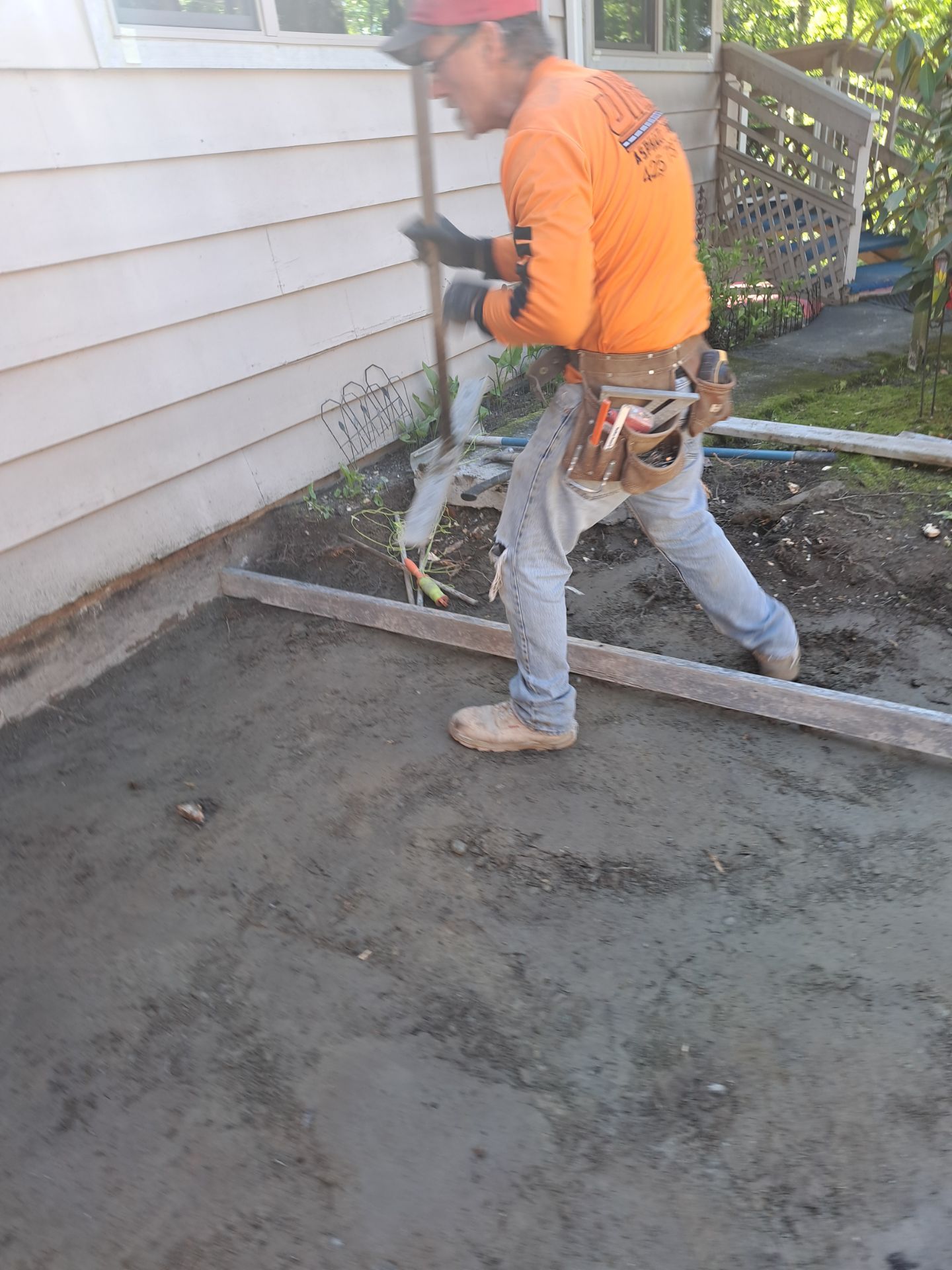 Modern Entry Fence by Jireh Asphalt & Concrete Inc 