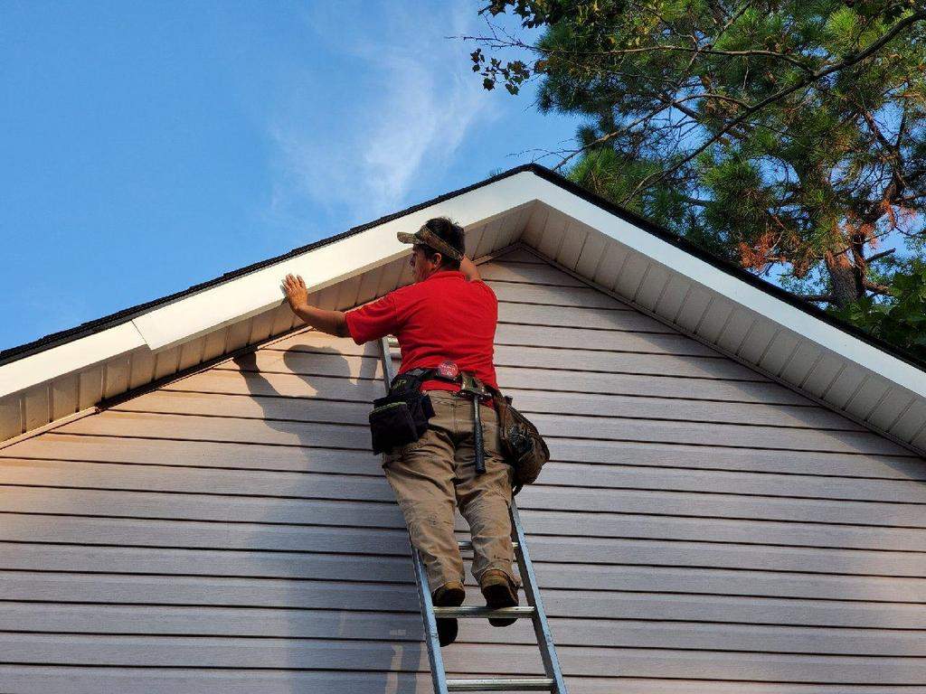 Residential Roofing Installation using Owens Corning Oakridge- Williamsburg Gray by Indigo State Roofing