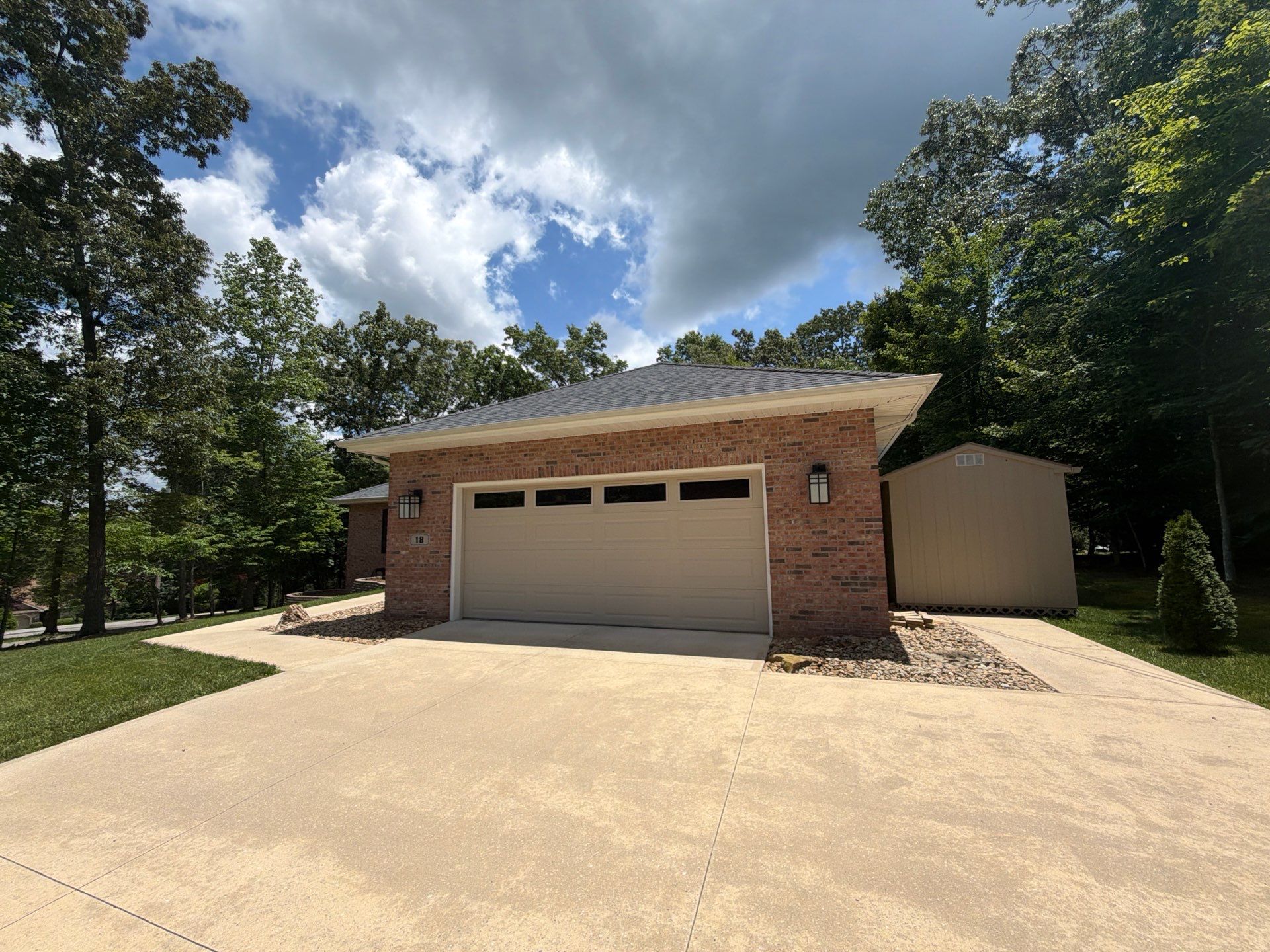 Gutter Cleaning and Roof Maintenance in Crossville, Tennessee by Affordable Pros