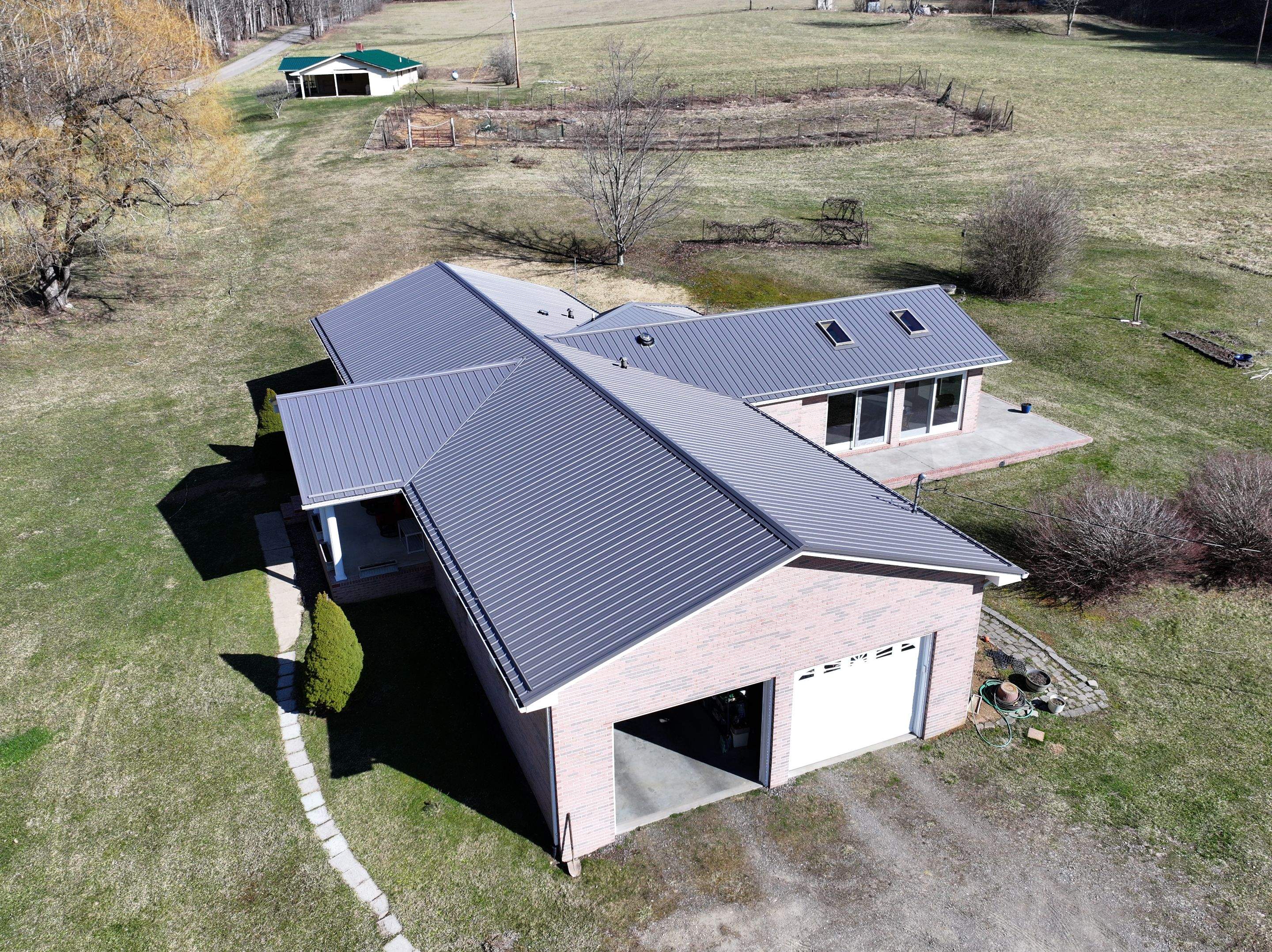 Woodard Residence by Omnia Roofing