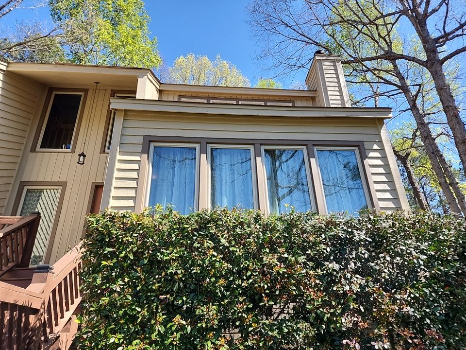 Exterior renovation using James Hardie Siding and Simonton Windows by Indigo State Roofing
