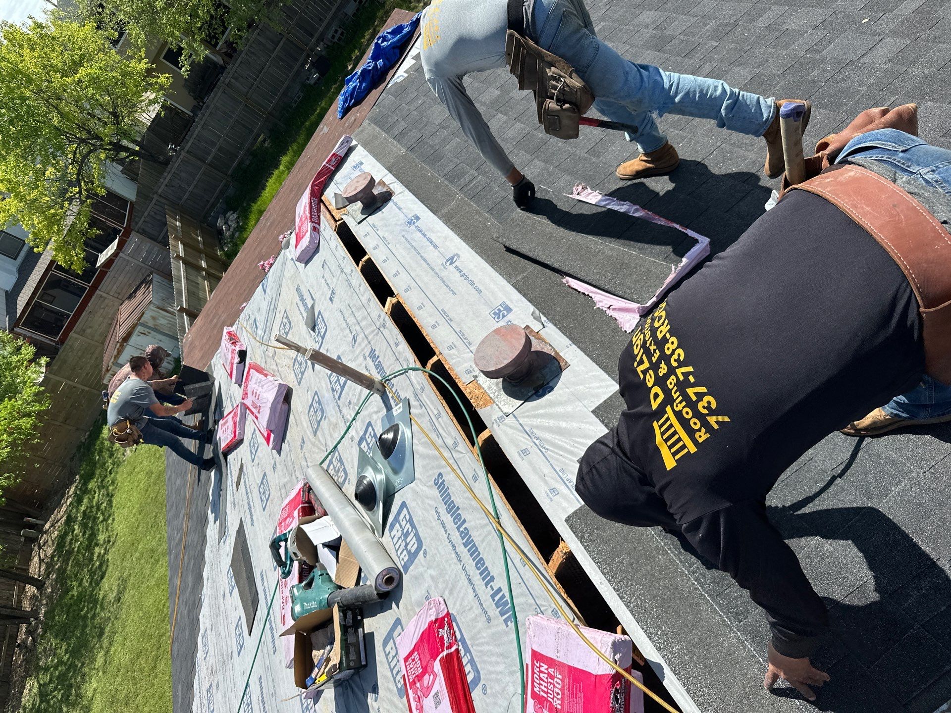 Residential Roofing Installation Owens Corning Oakridge Onyx Black by DeZign Roofing & Exteriors