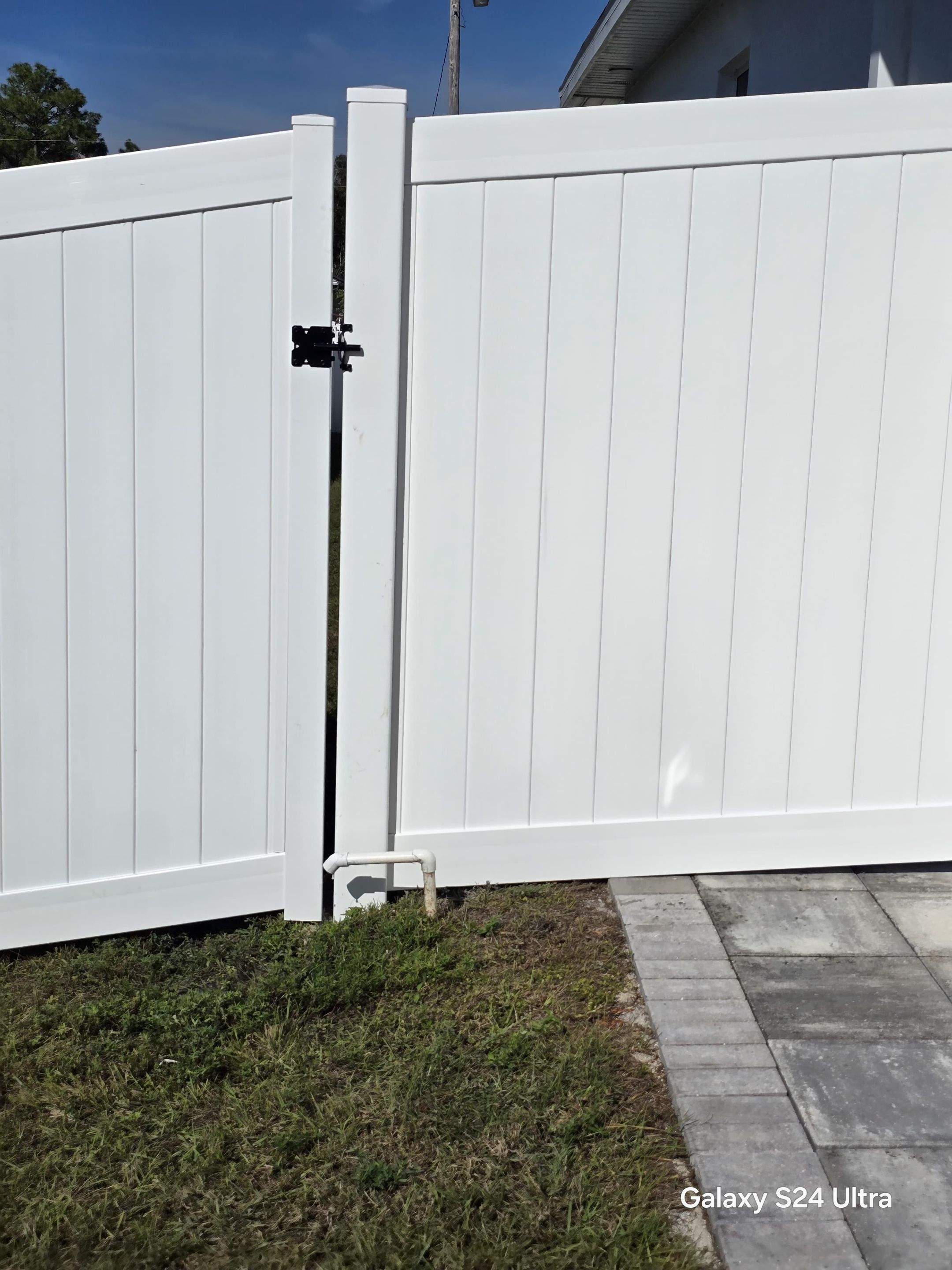 Vinyl Fence in Lehigh Acres by True Fence LLC